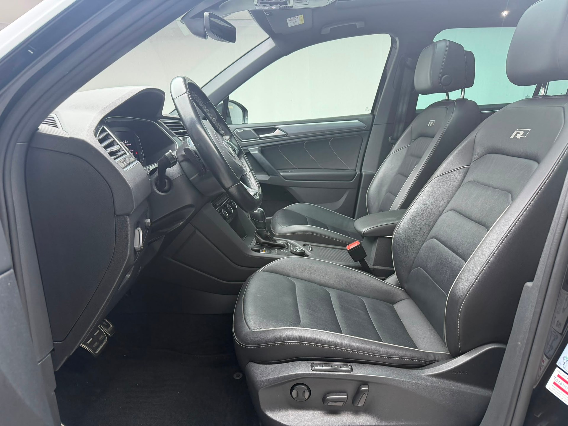 VW Tiguan 2.0 TDI SCR Highline 4Motion DSG-image-12
