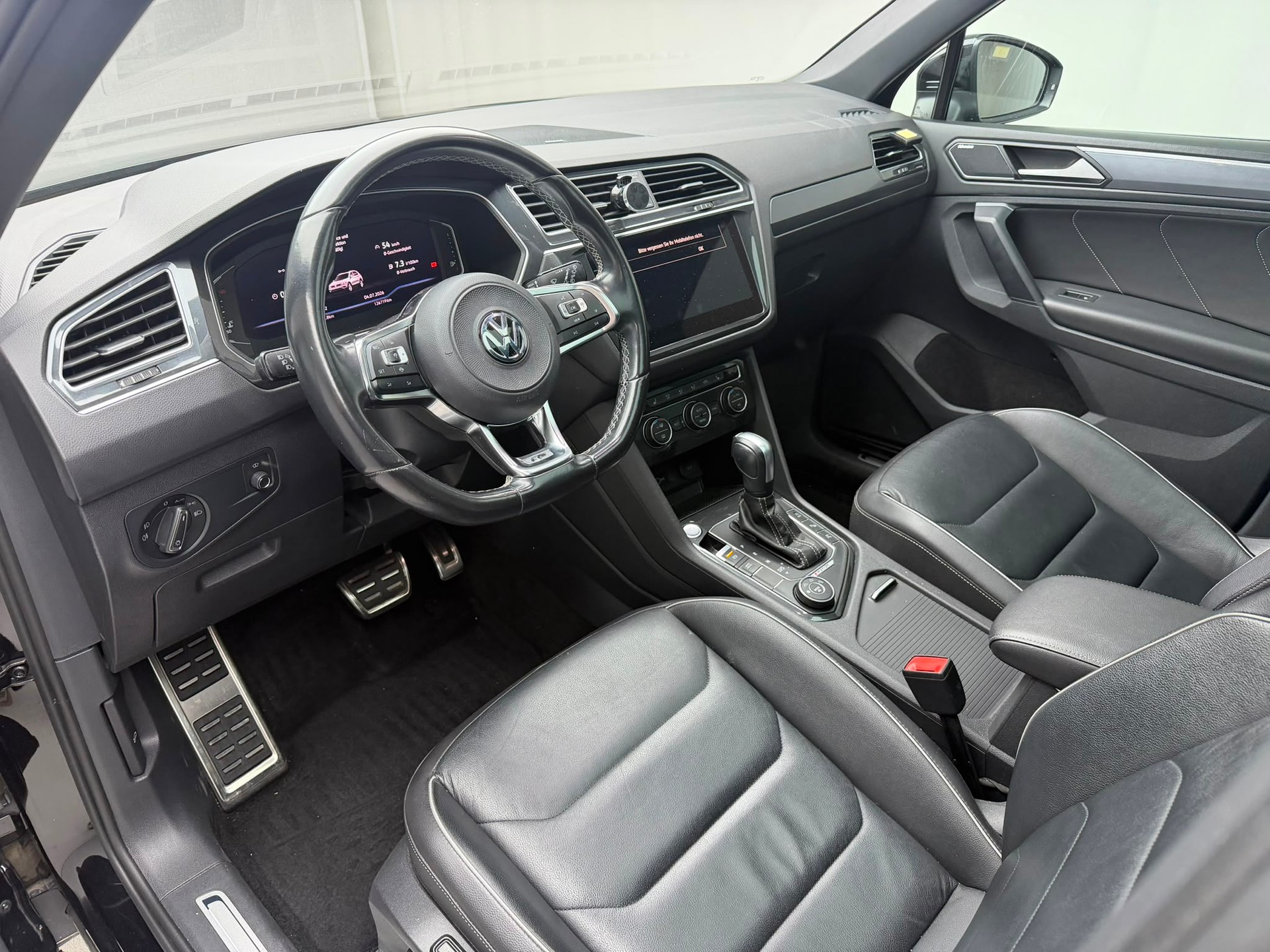 VW Tiguan 2.0 TDI SCR Highline 4Motion DSG-image-6