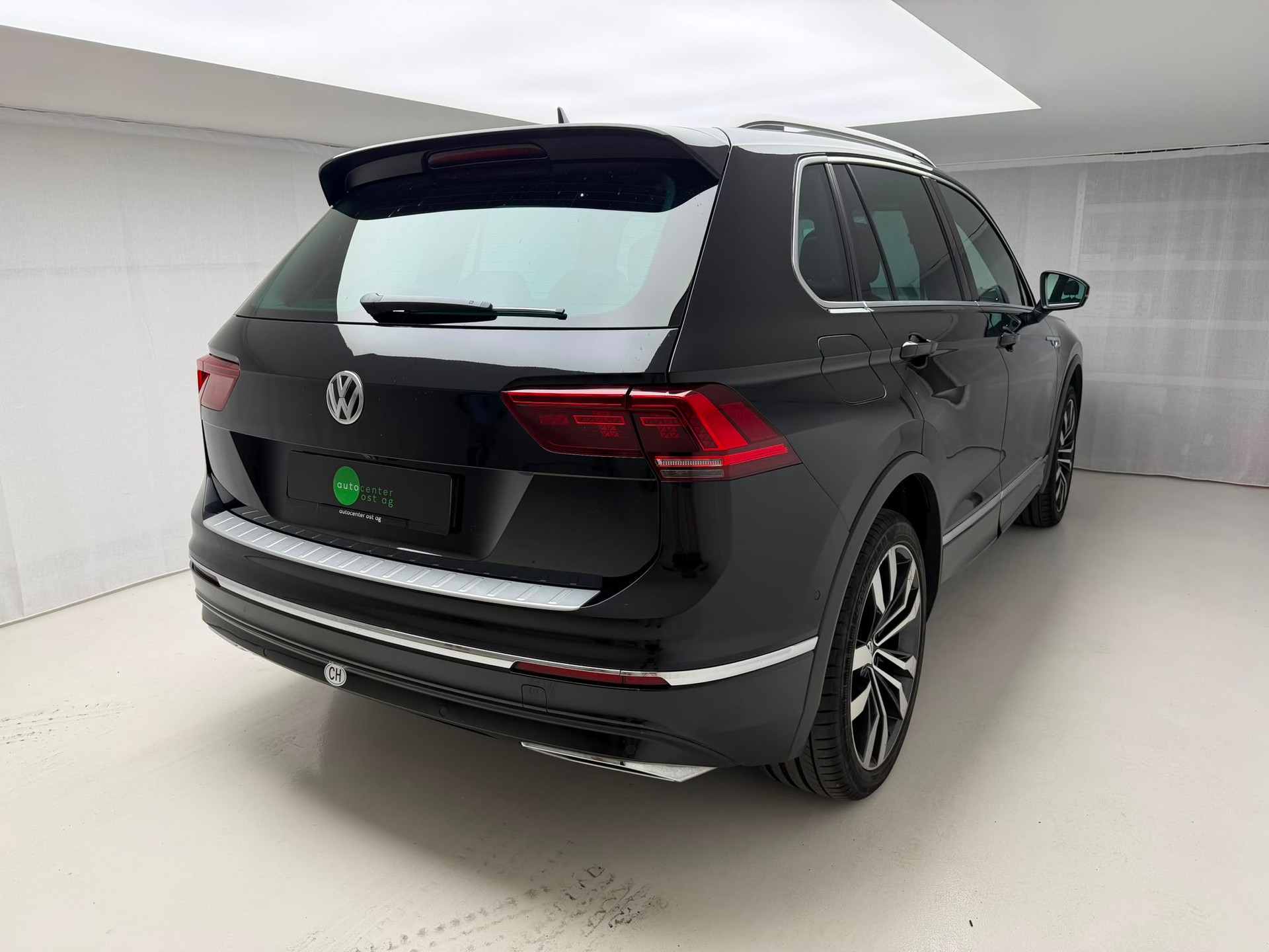 VW Tiguan 2.0 TDI SCR Highline 4Motion DSG-showroom-element-3