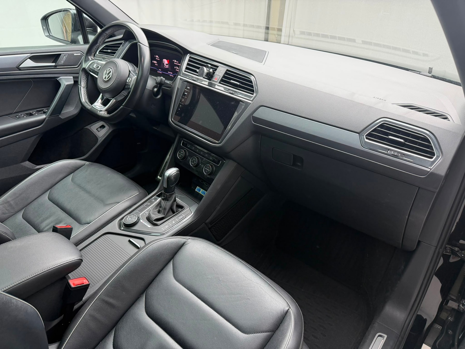 VW Tiguan 2.0 TDI SCR Highline 4Motion DSG-image-7