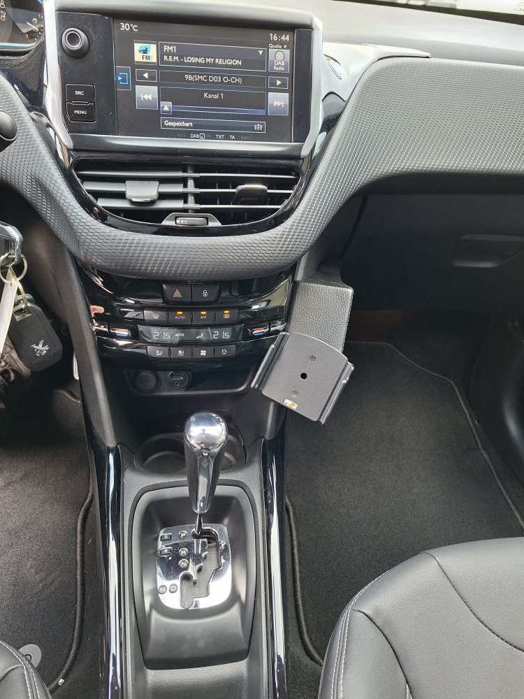 PEUGEOT 2008 1.6 VTi Allure-image-11