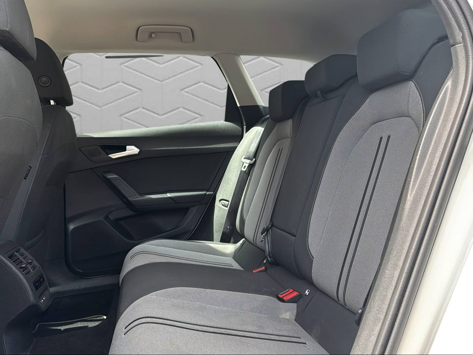 SEAT Leon ST 1.0 eTSI mHEV DSG Style-image-15