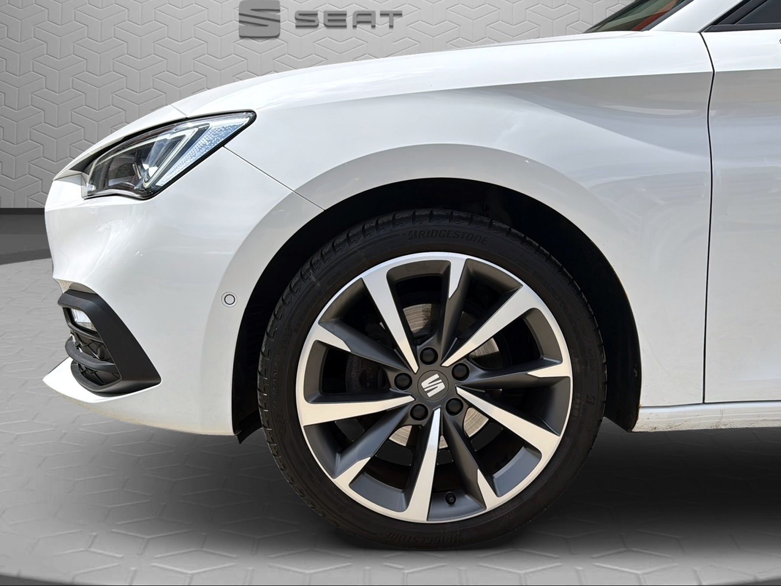 SEAT Leon ST 1.0 eTSI mHEV DSG Style-image-8