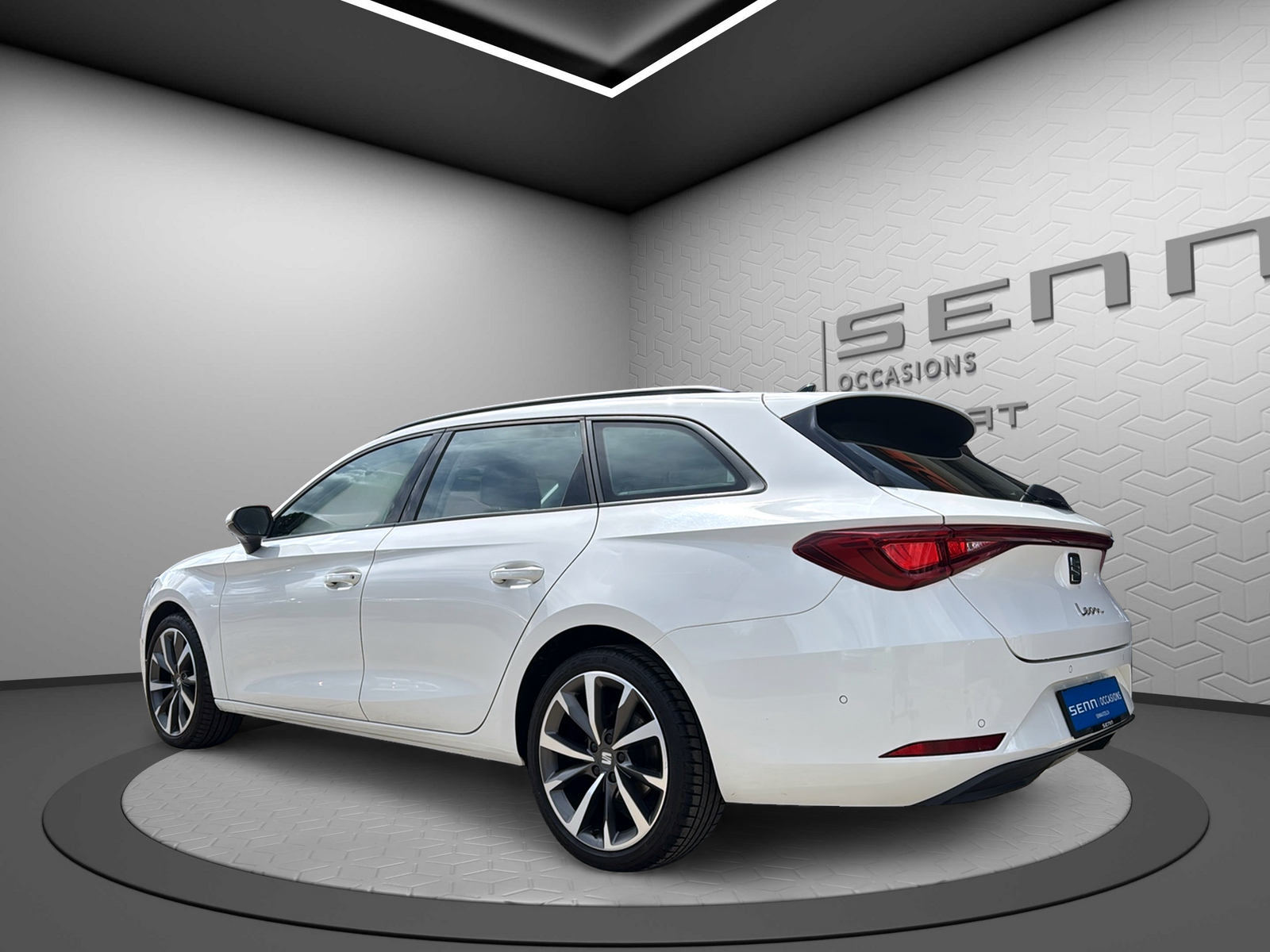 SEAT Leon ST 1.0 eTSI mHEV DSG Style-image-3