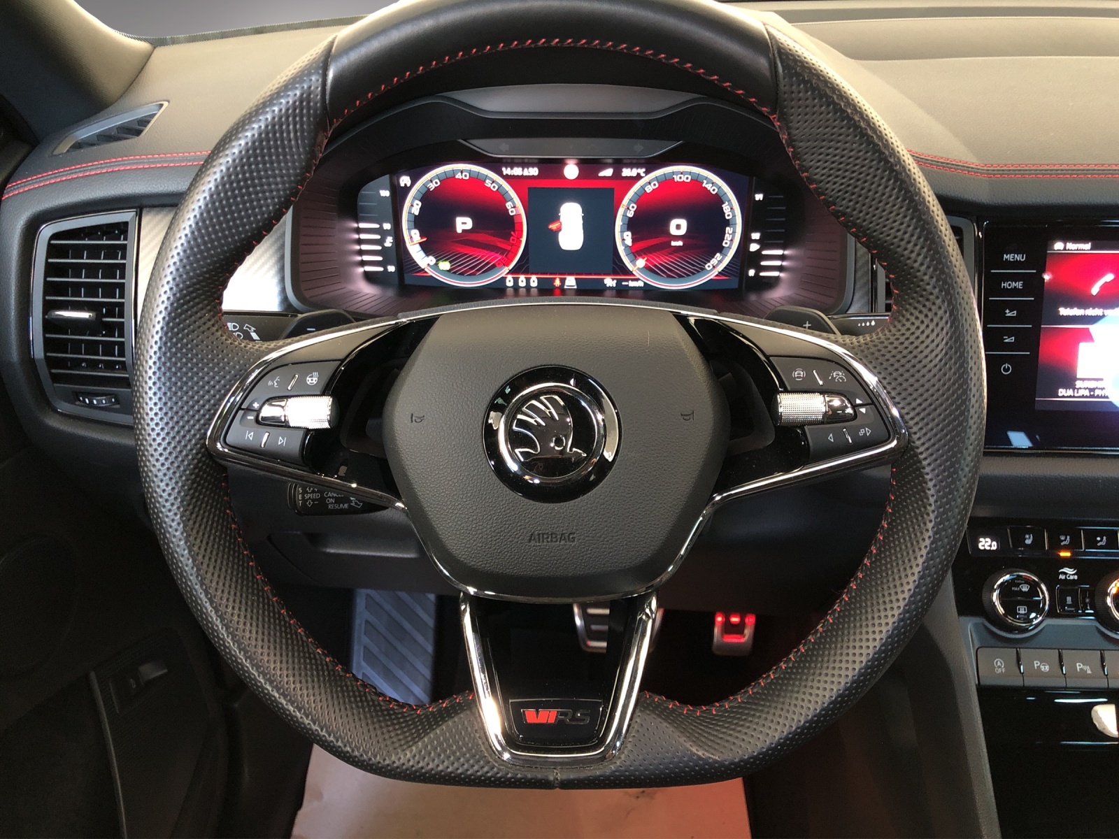 SKODA Kodiaq 2.0 TSI 4x4 RS-image-9