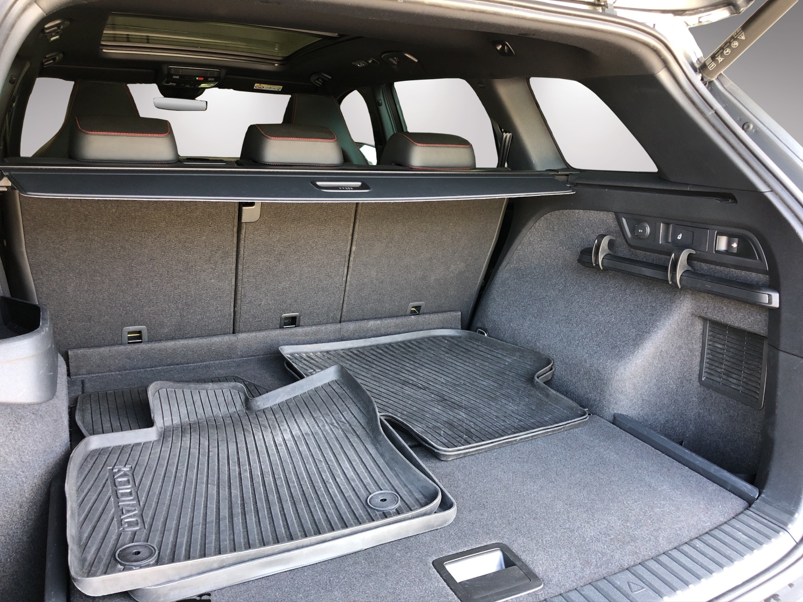 SKODA Kodiaq 2.0 TSI 4x4 RS-image-17