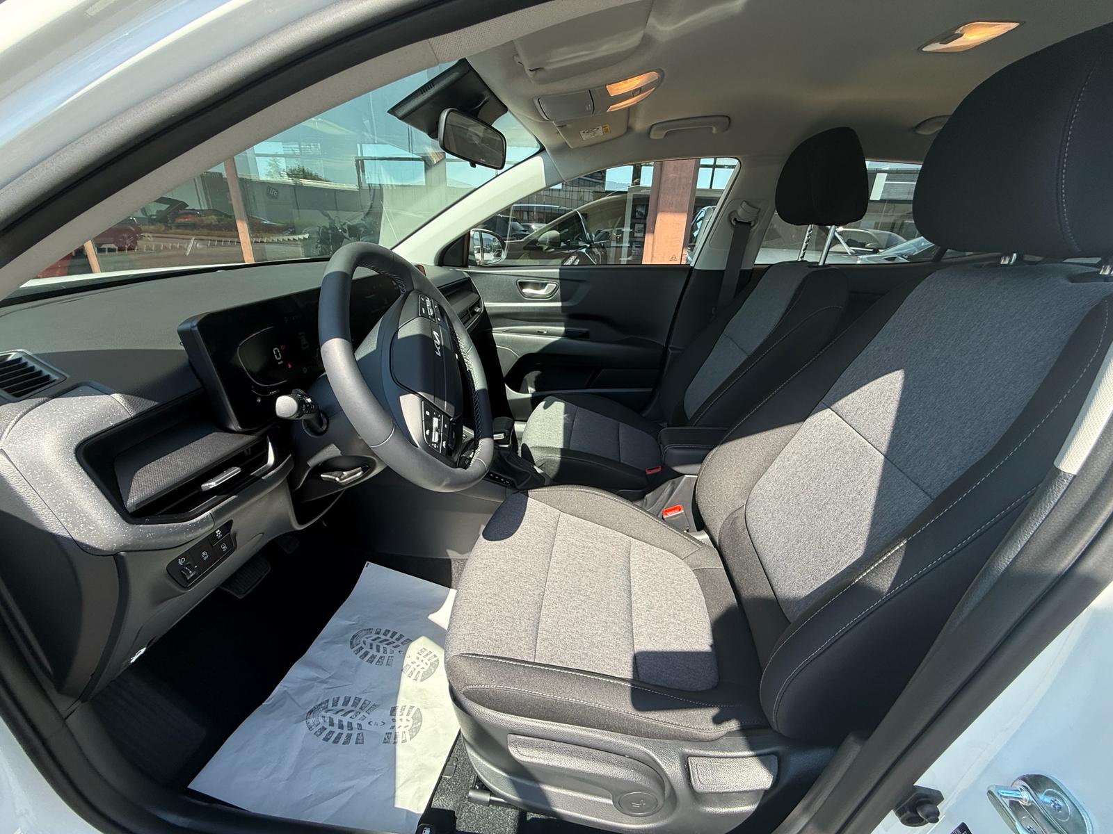 KIA Stonic 1.0 T-GDI MHEV GT-Line DCT-image-6