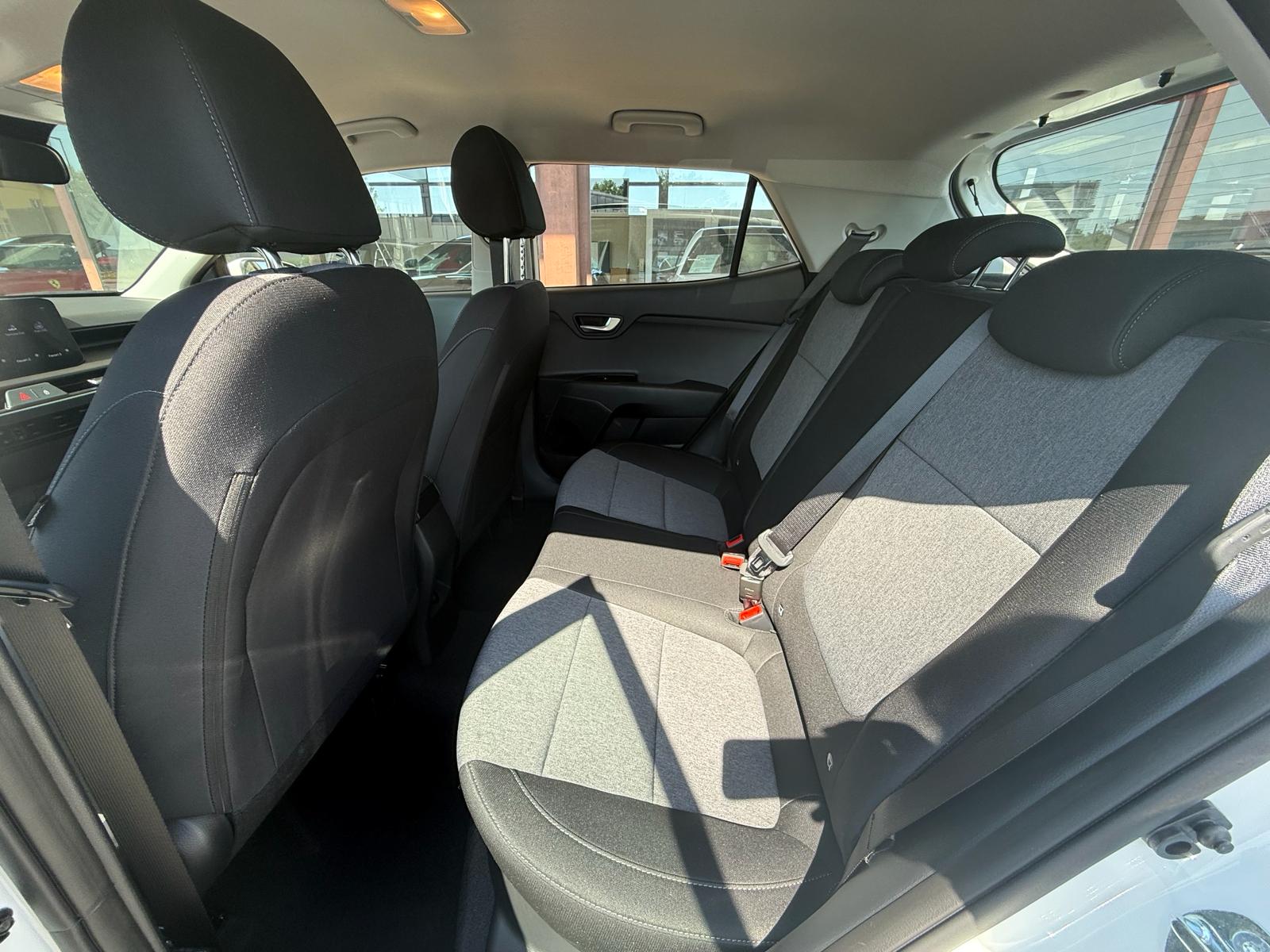 KIA Stonic 1.0 T-GDI MHEV GT-Line DCT-image-7
