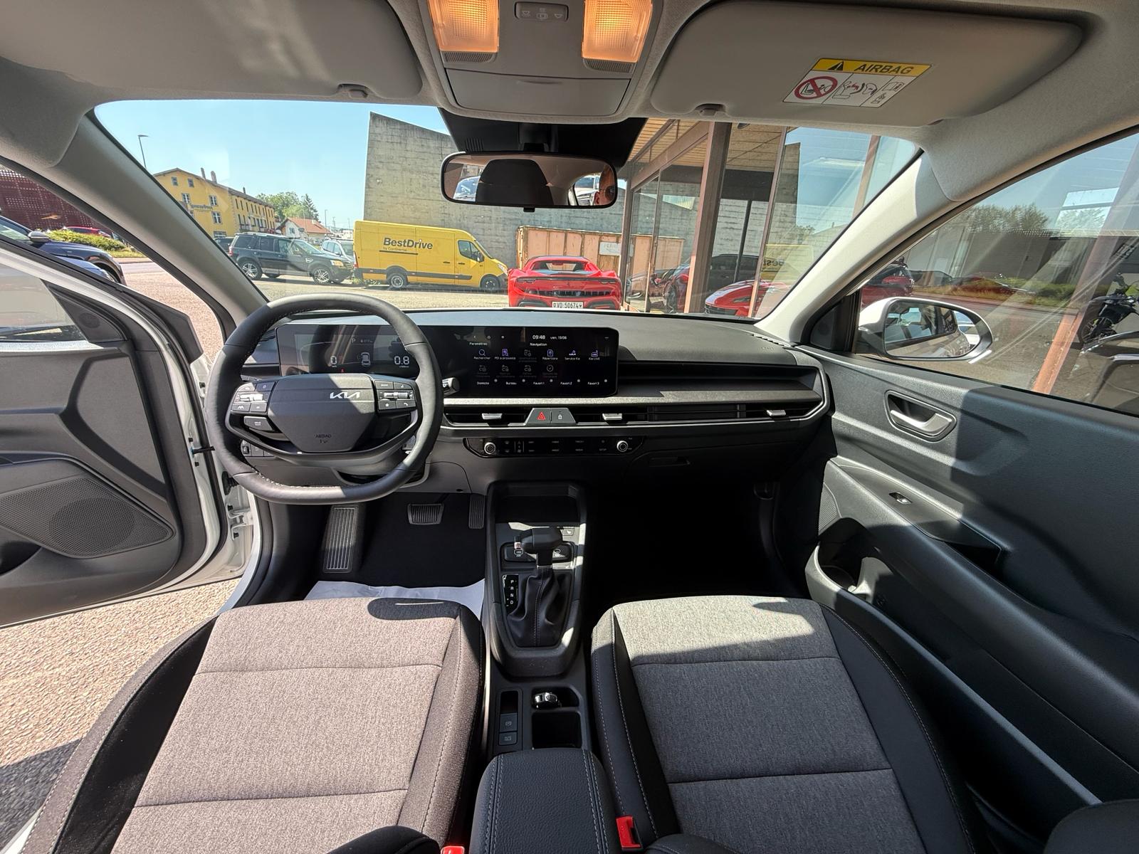 KIA Stonic 1.0 T-GDI MHEV GT-Line DCT-image-8