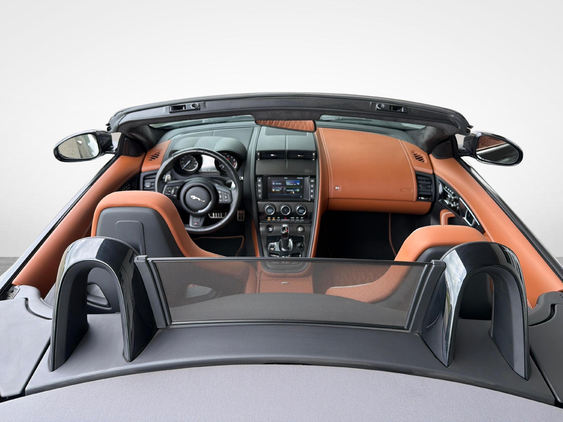 JAGUAR F-Type Convertible 5.0 V8 SVR AWD 575 PS-image-8