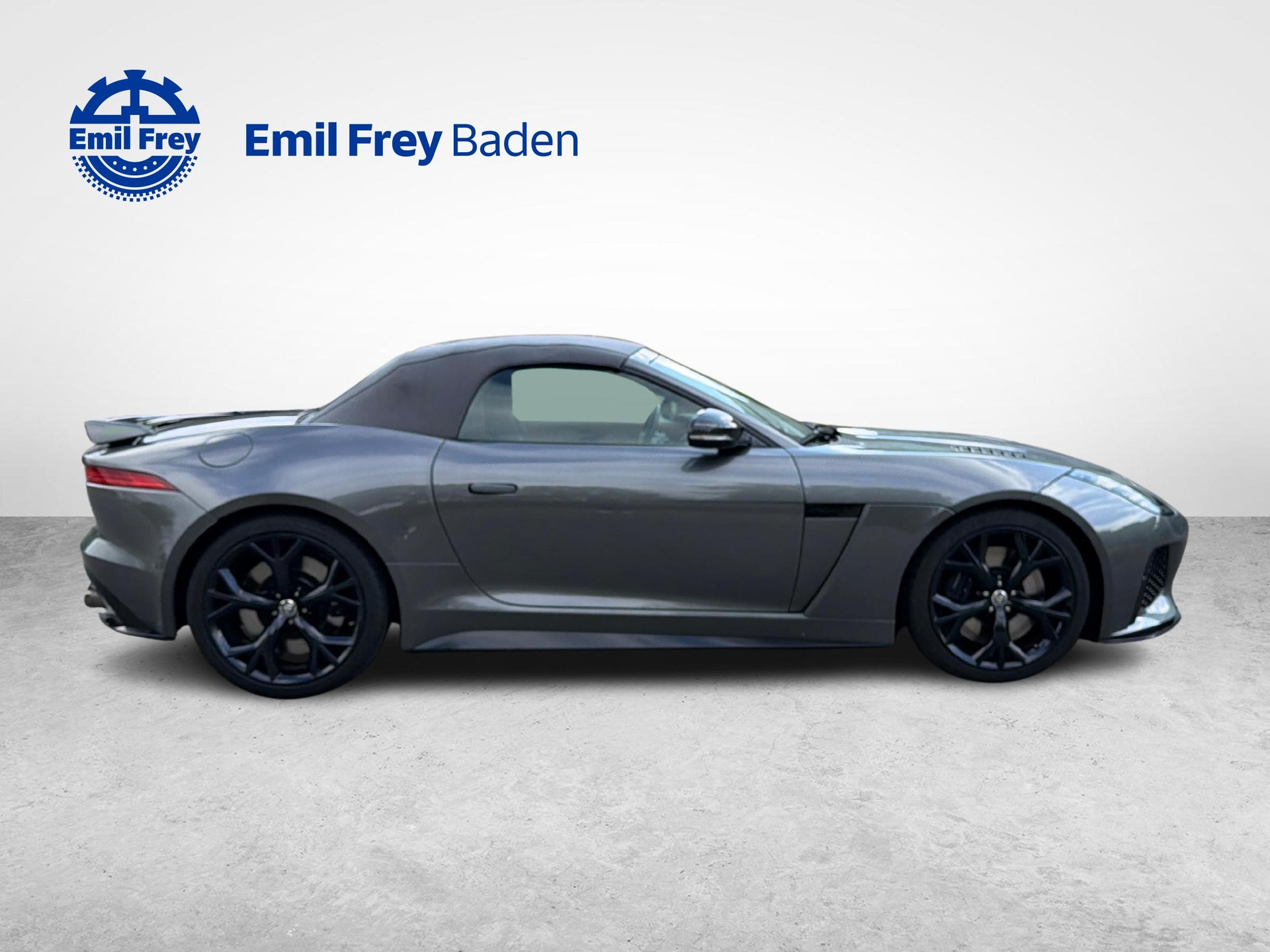 JAGUAR F-Type Convertible 5.0 V8 SVR AWD 575 PS-image-5