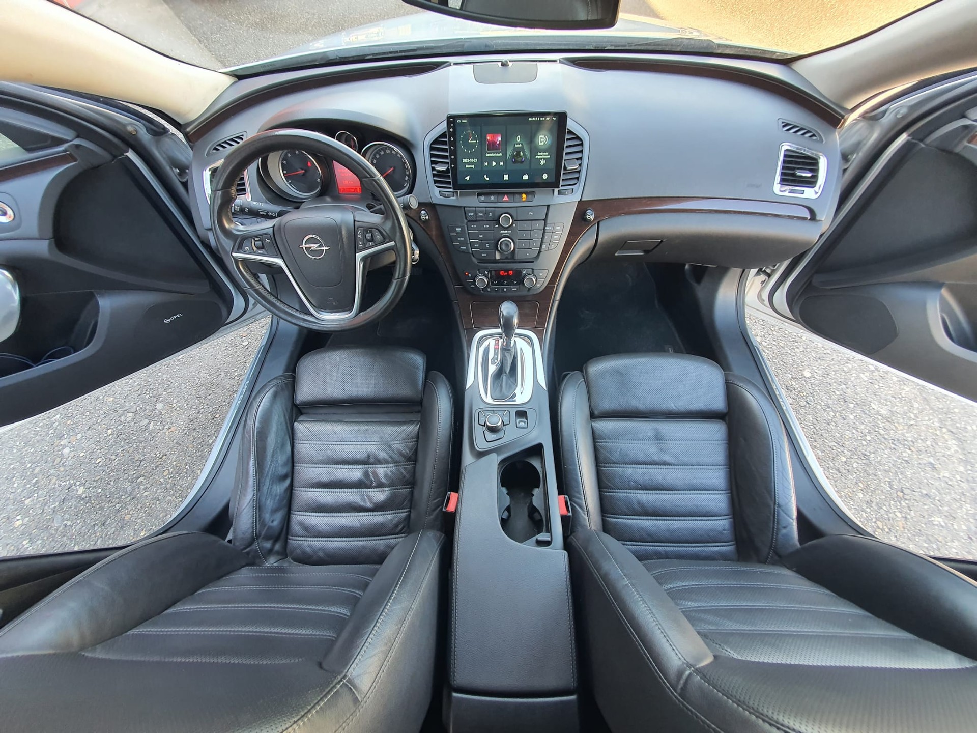 OPEL Insignia 2.8 Turbo Sport 4WD Automatic-image-11
