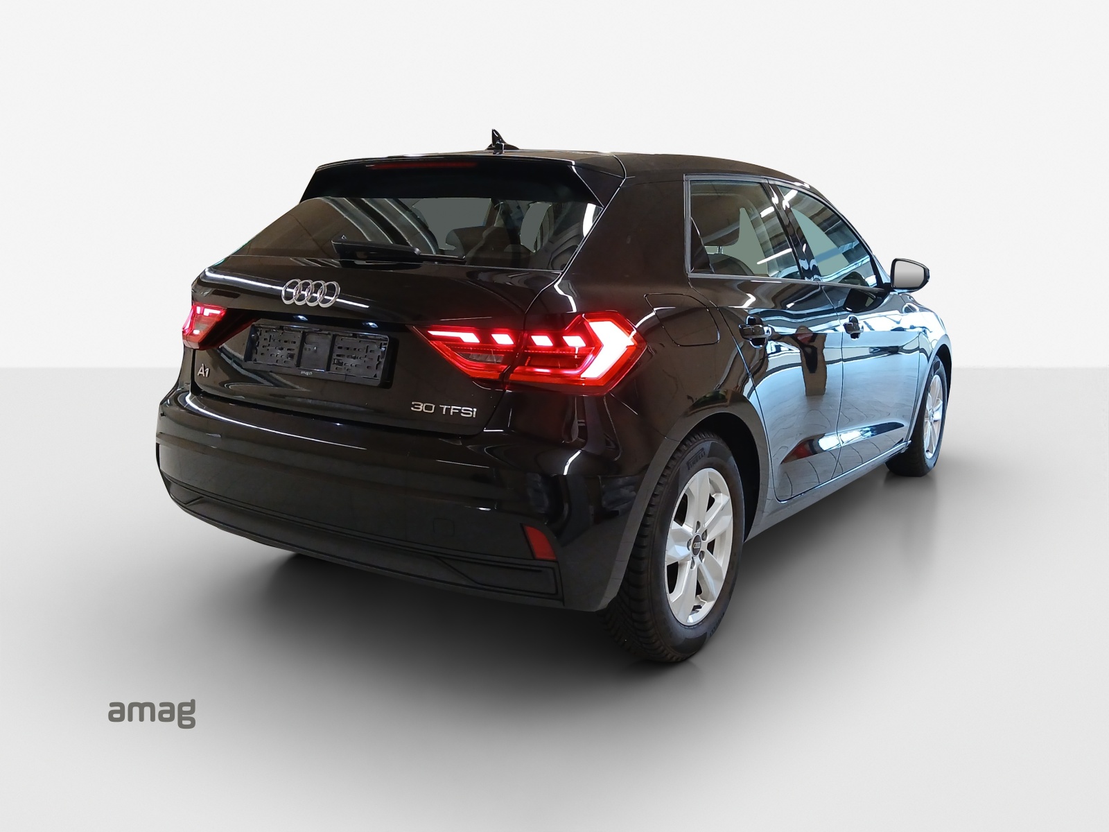 AUDI A1 Sportback 30 TFSI Attraction S-tronic-image-4
