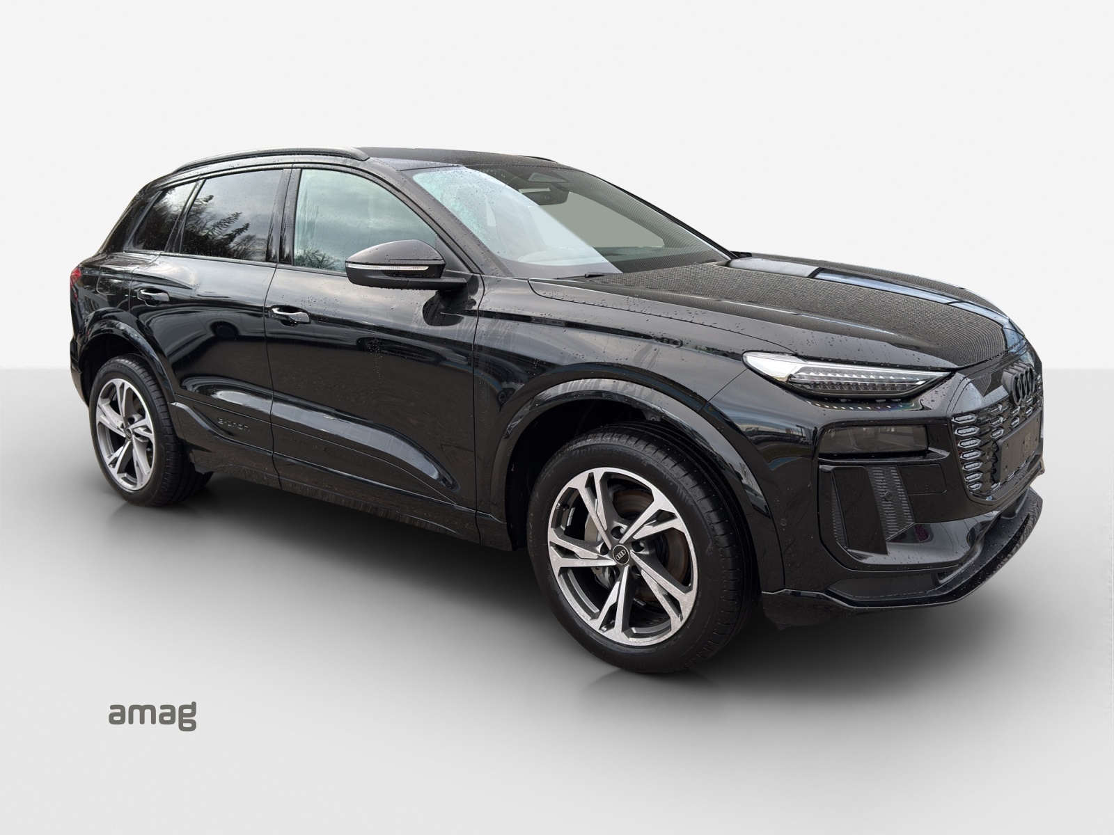 AUDI Q6 e-tron quattro-image-5