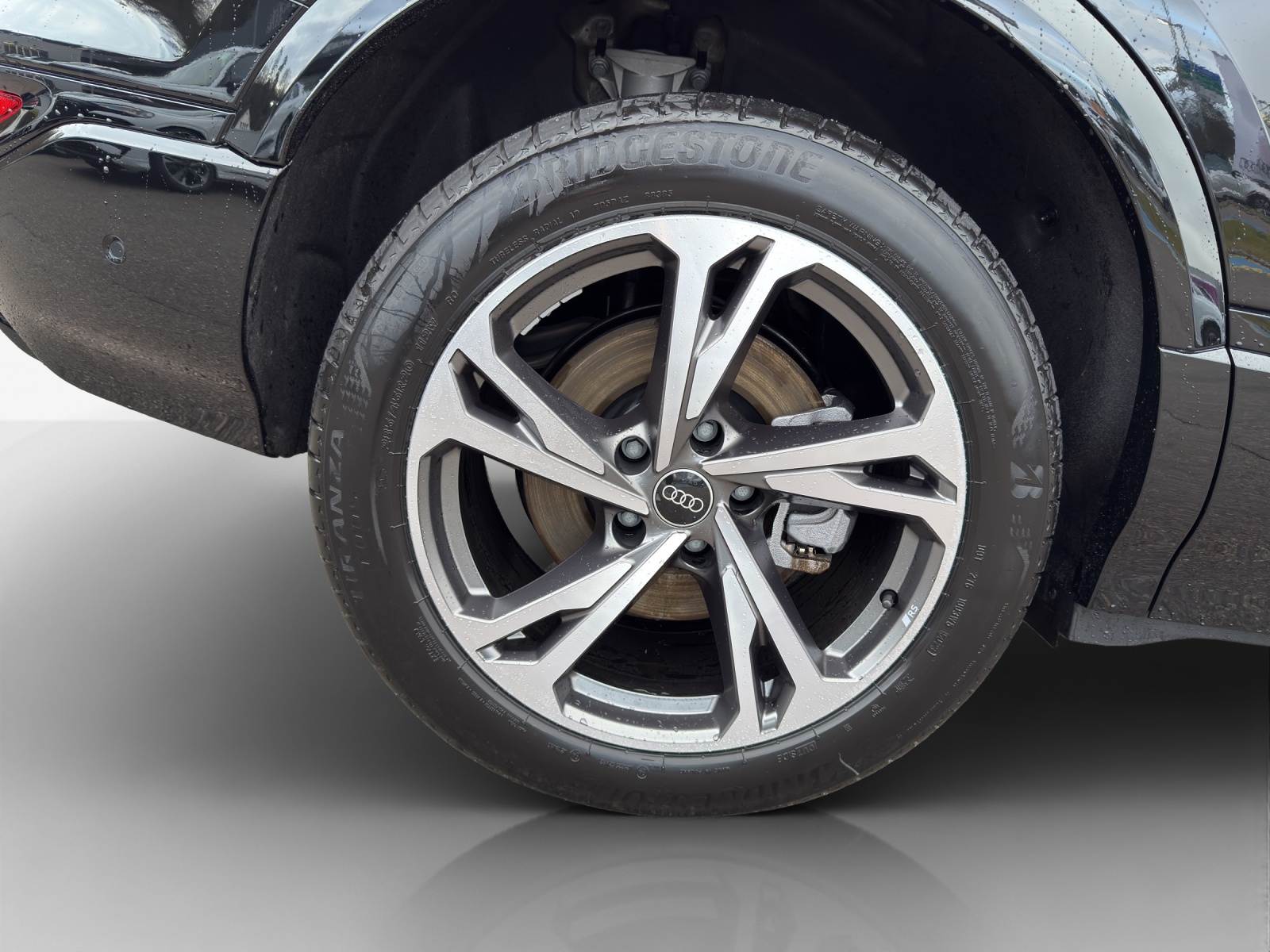 AUDI Q6 e-tron quattro-image-13