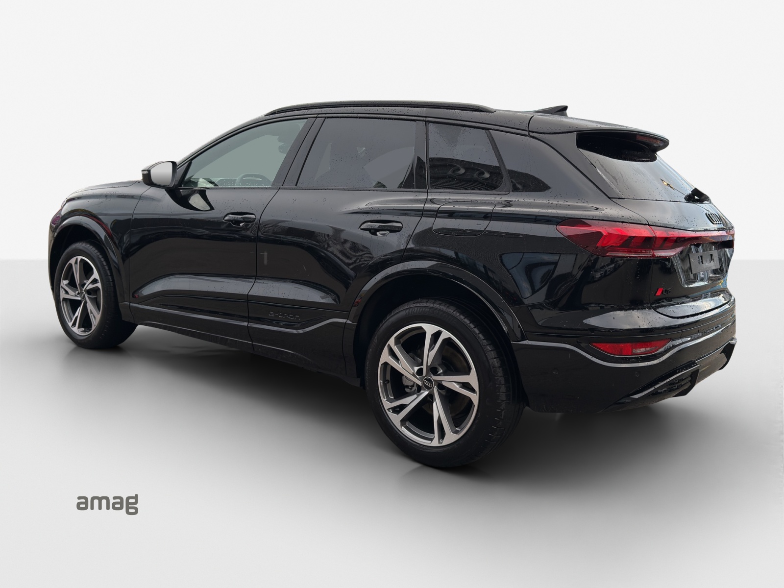 AUDI Q6 e-tron quattro-image-2