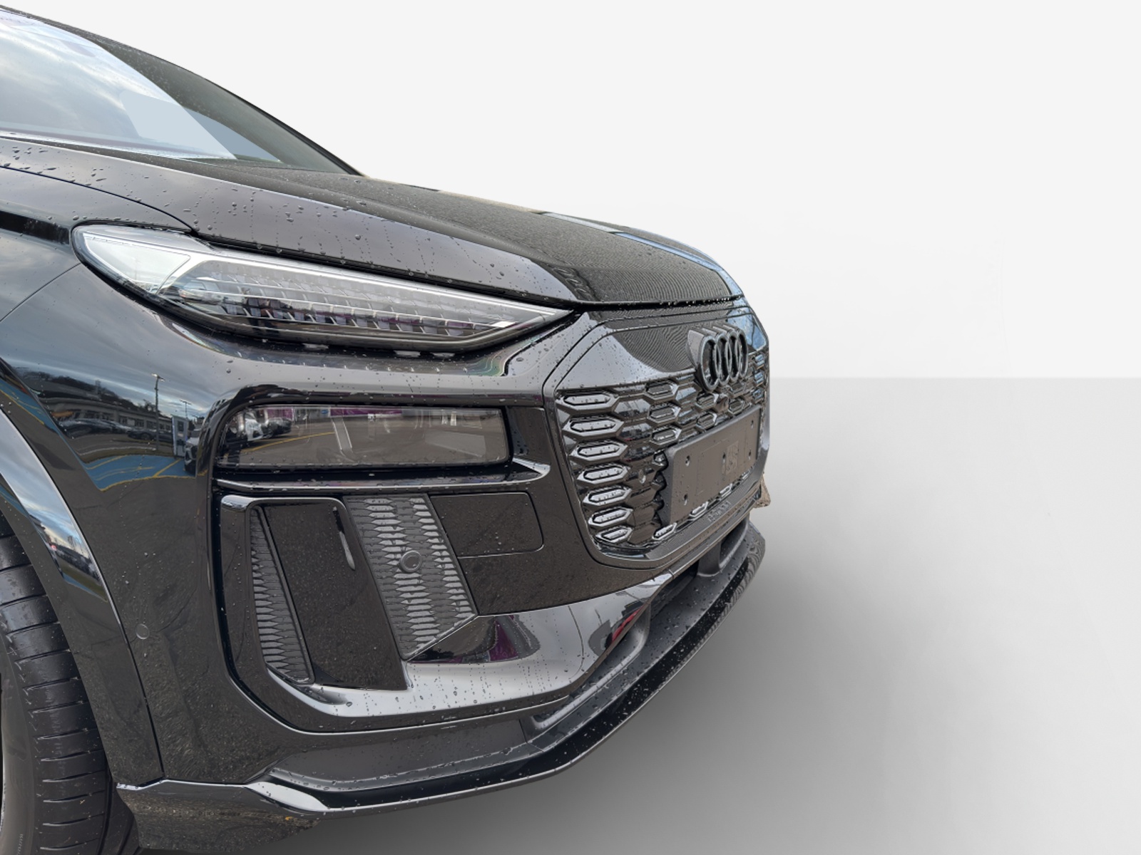 AUDI Q6 e-tron quattro-image-15