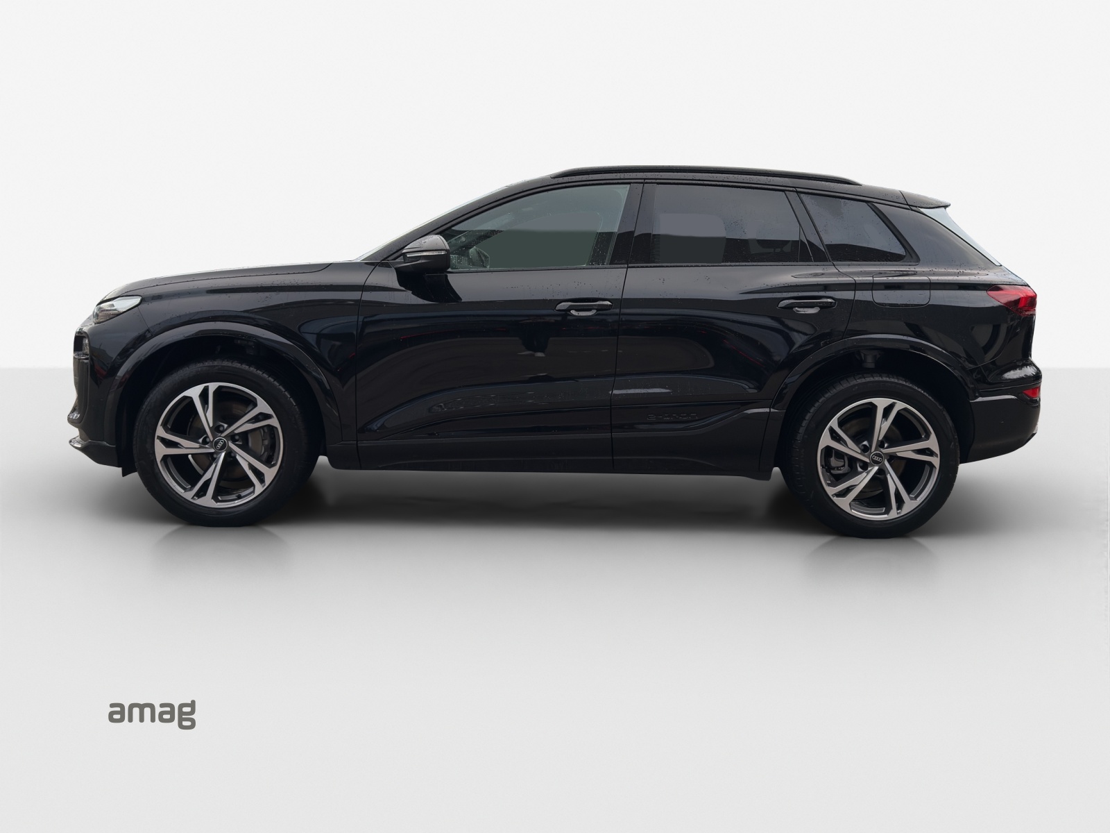 AUDI Q6 e-tron quattro-image-1