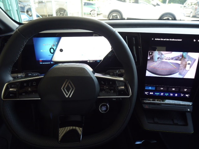 RENAULT Mégane E-TECH EV60 Iconic-image-8