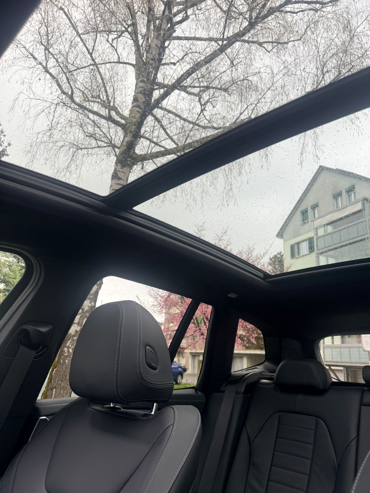BMW 30e xDrive SAG MSPORT *PANO DACH-image-4