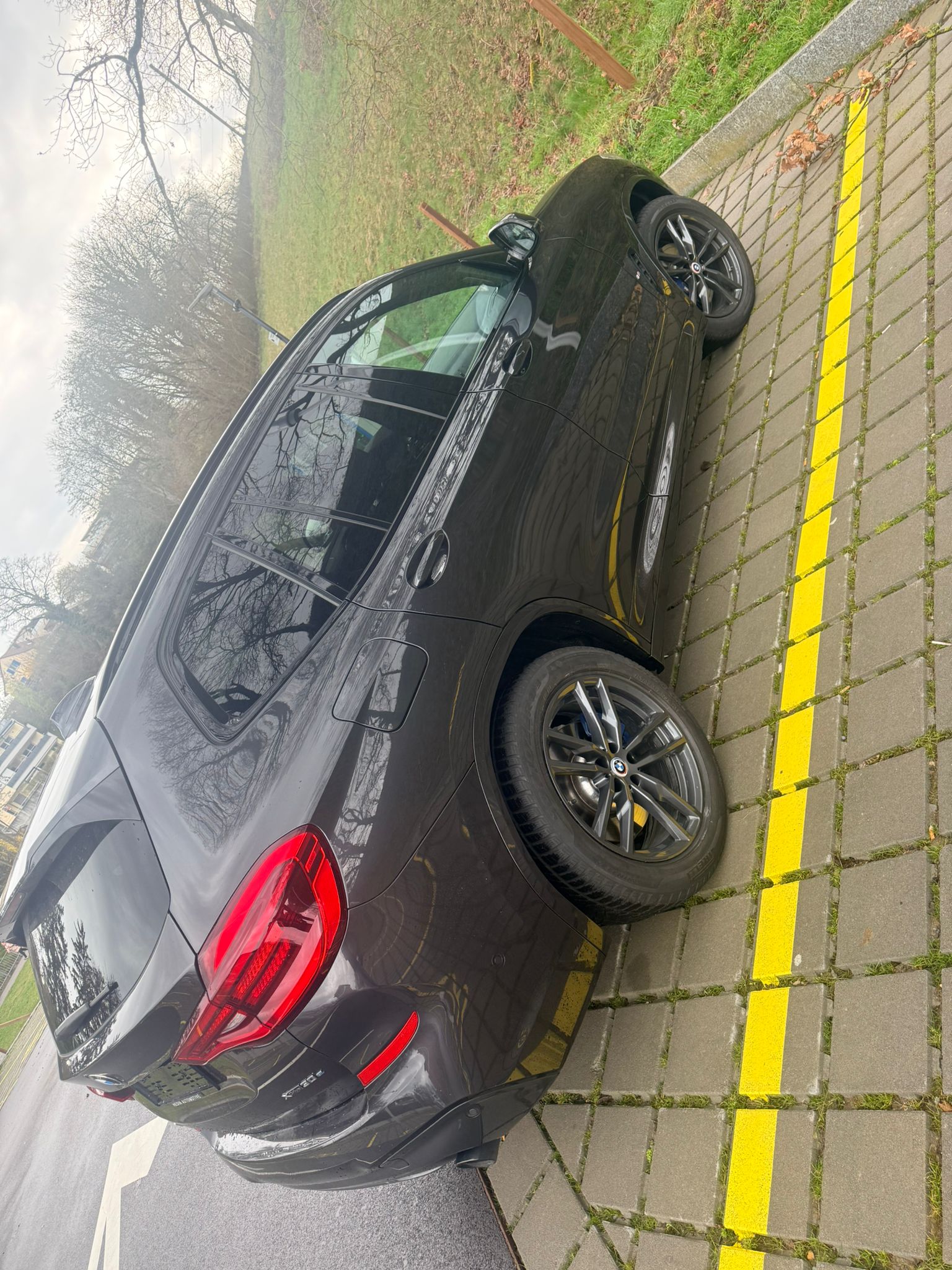 BMW 30e xDrive SAG MSPORT *PANO DACH-image-12