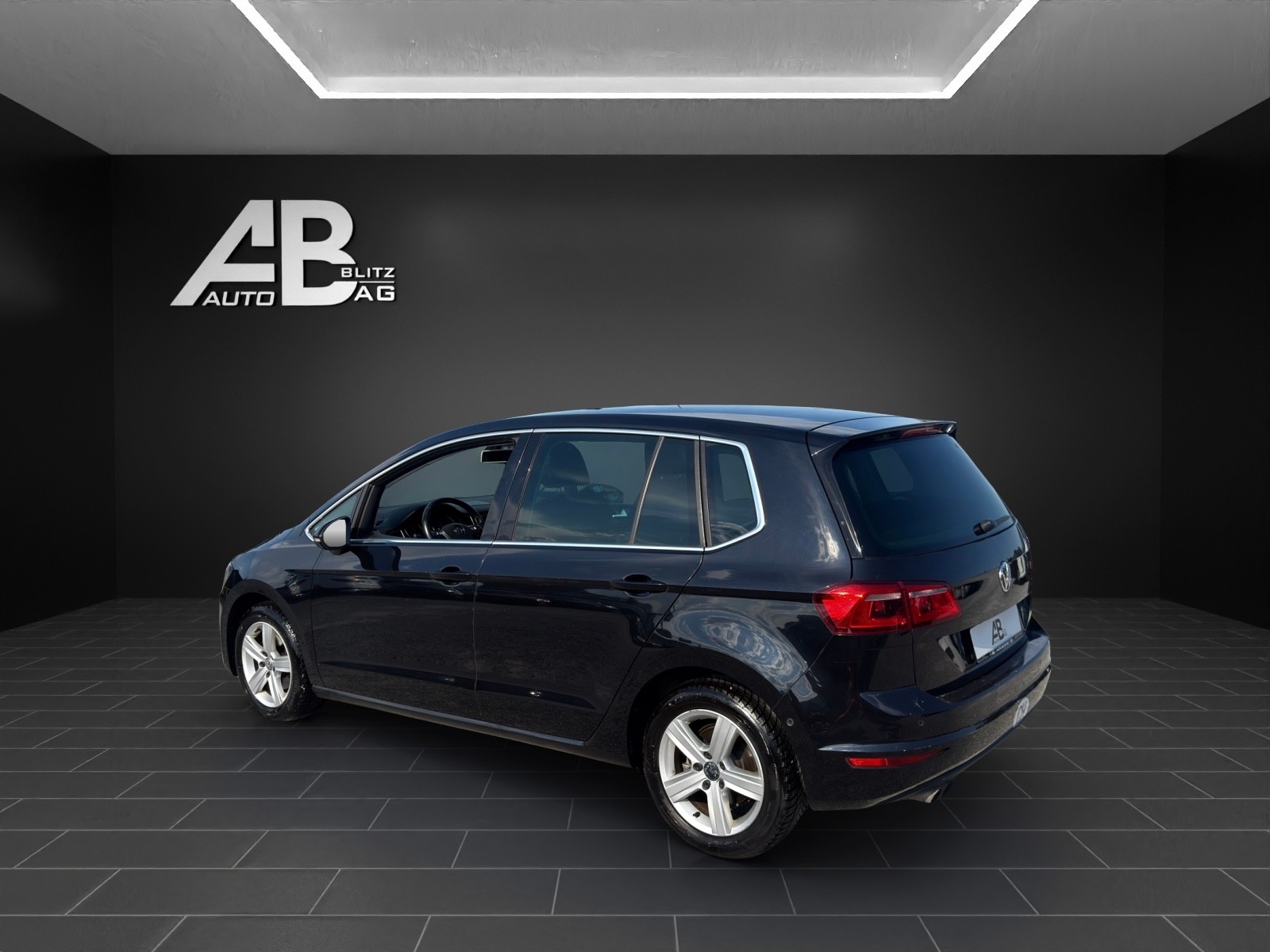 VW Golf Sportsvan 1.4 TSI Highline DSG-image-2