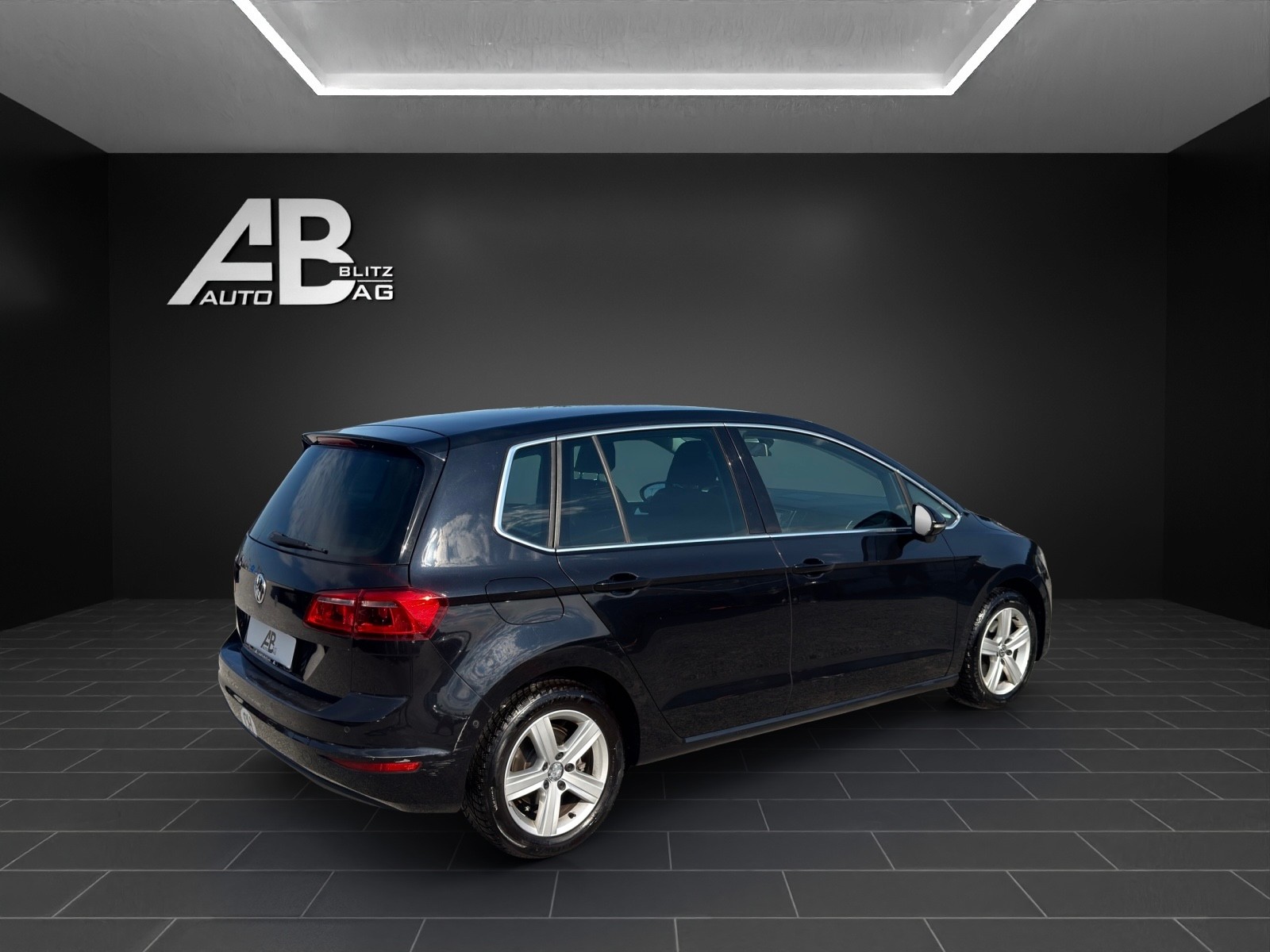 VW Golf Sportsvan 1.4 TSI Highline DSG-image-4