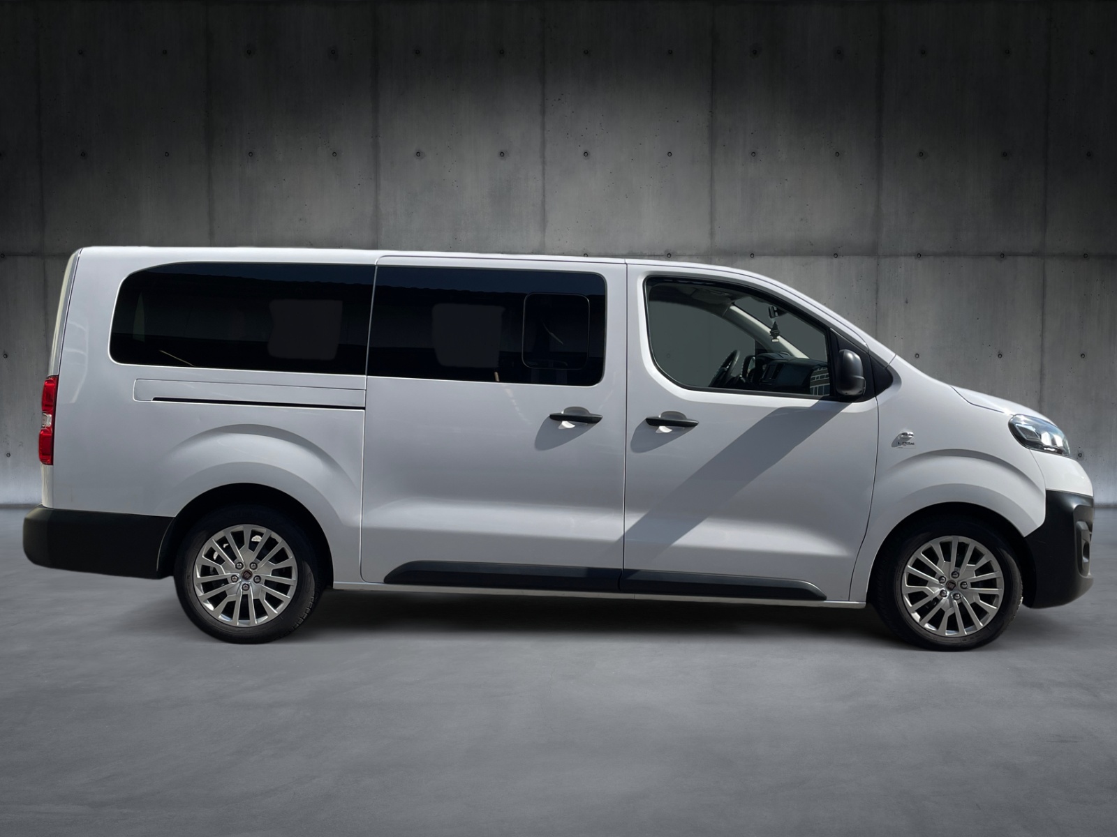 FIAT Scudo 2.0 BlueHDi L3 EAT8-image-2