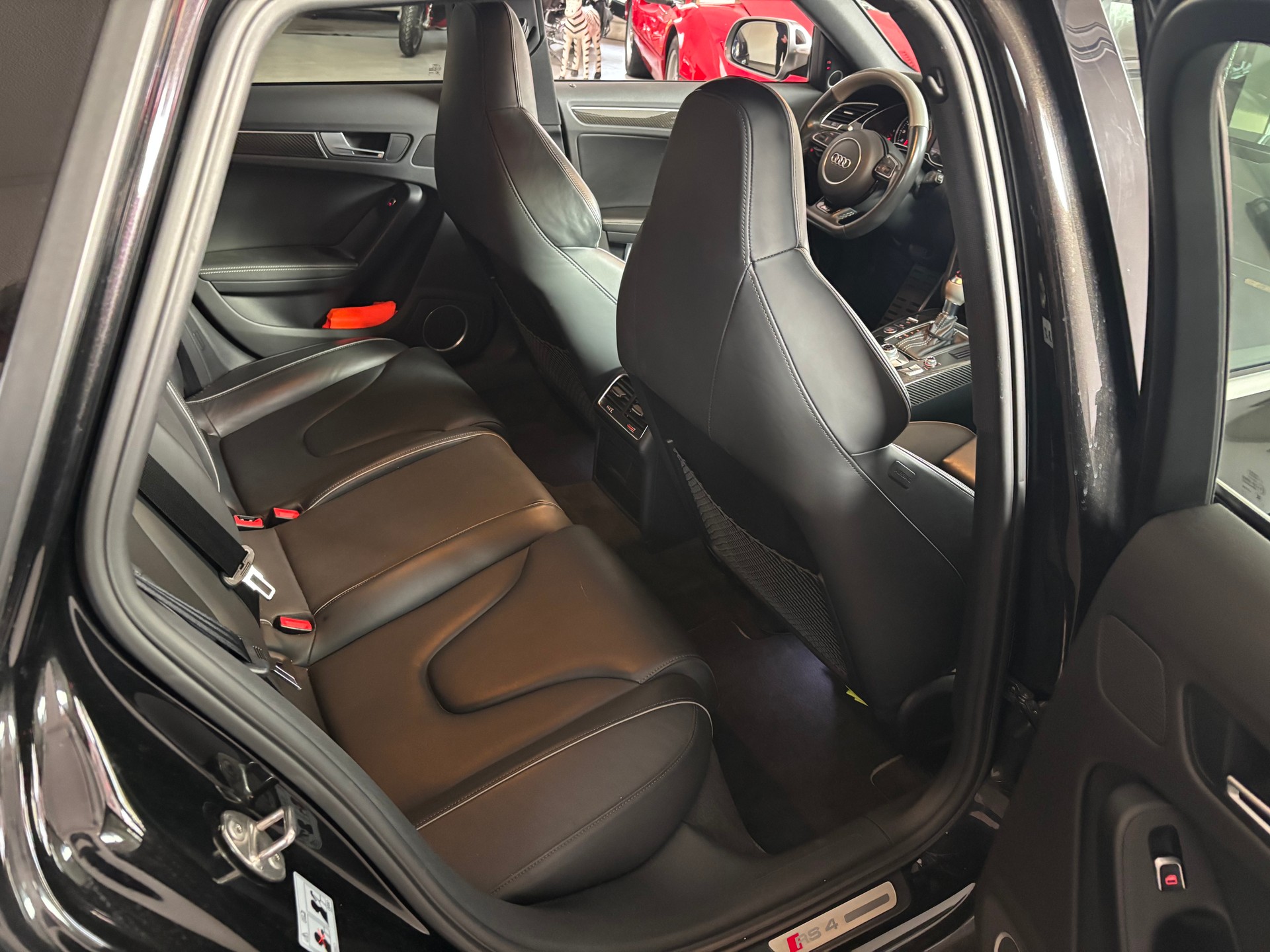 AUDI RS4 Avant 4.2 FSI V8 quattro S-tronic-image-8