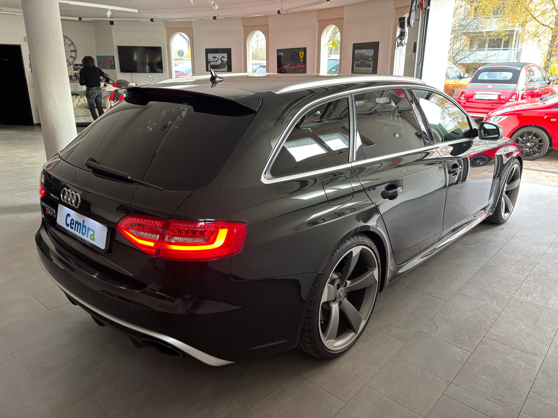 AUDI RS4 Avant 4.2 FSI V8 quattro S-tronic-image-5