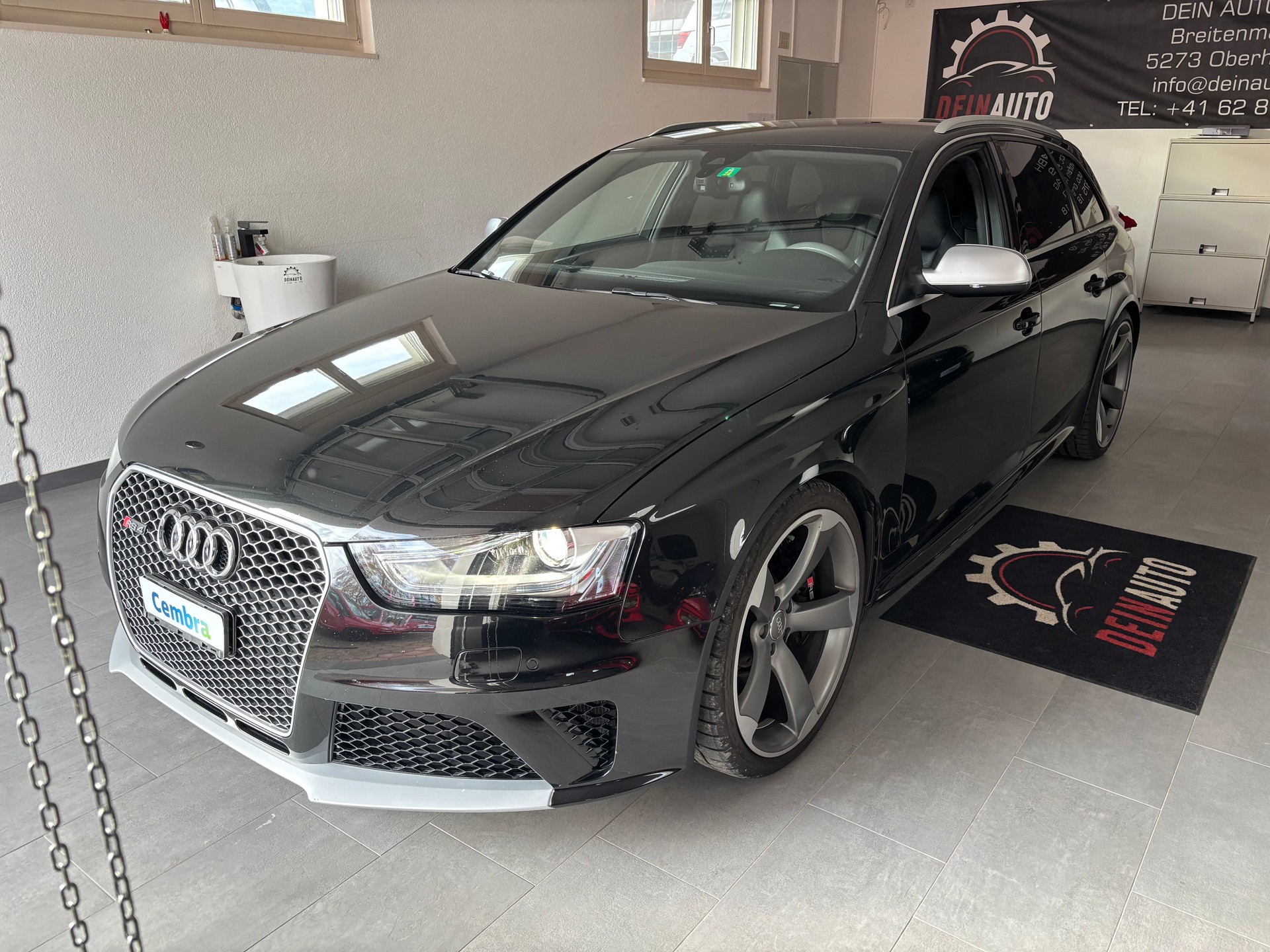AUDI RS4 Avant 4.2 FSI V8 quattro S-tronic
