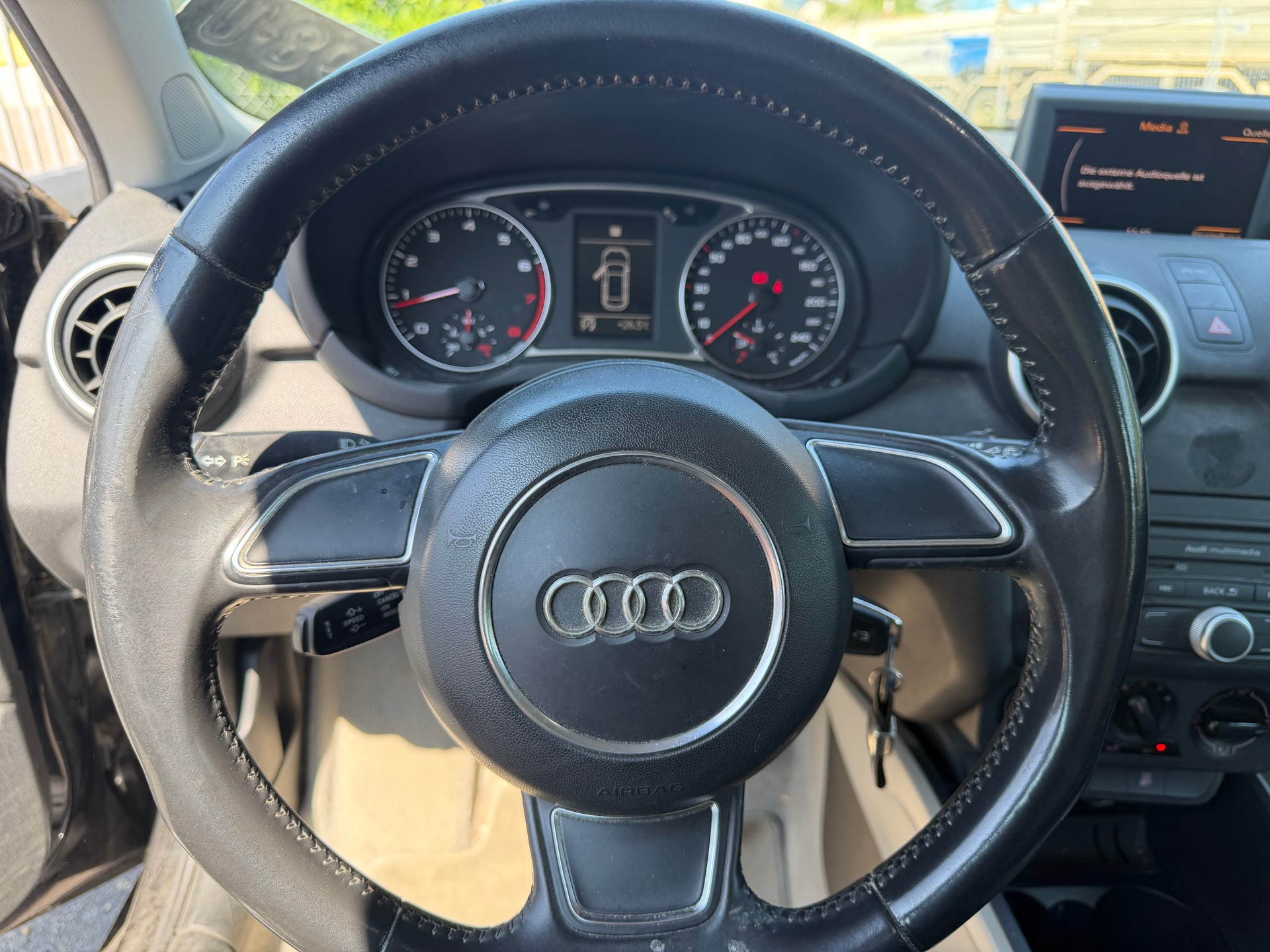 AUDI A1 Sportback 1.2 TFSI Attraction-image-6