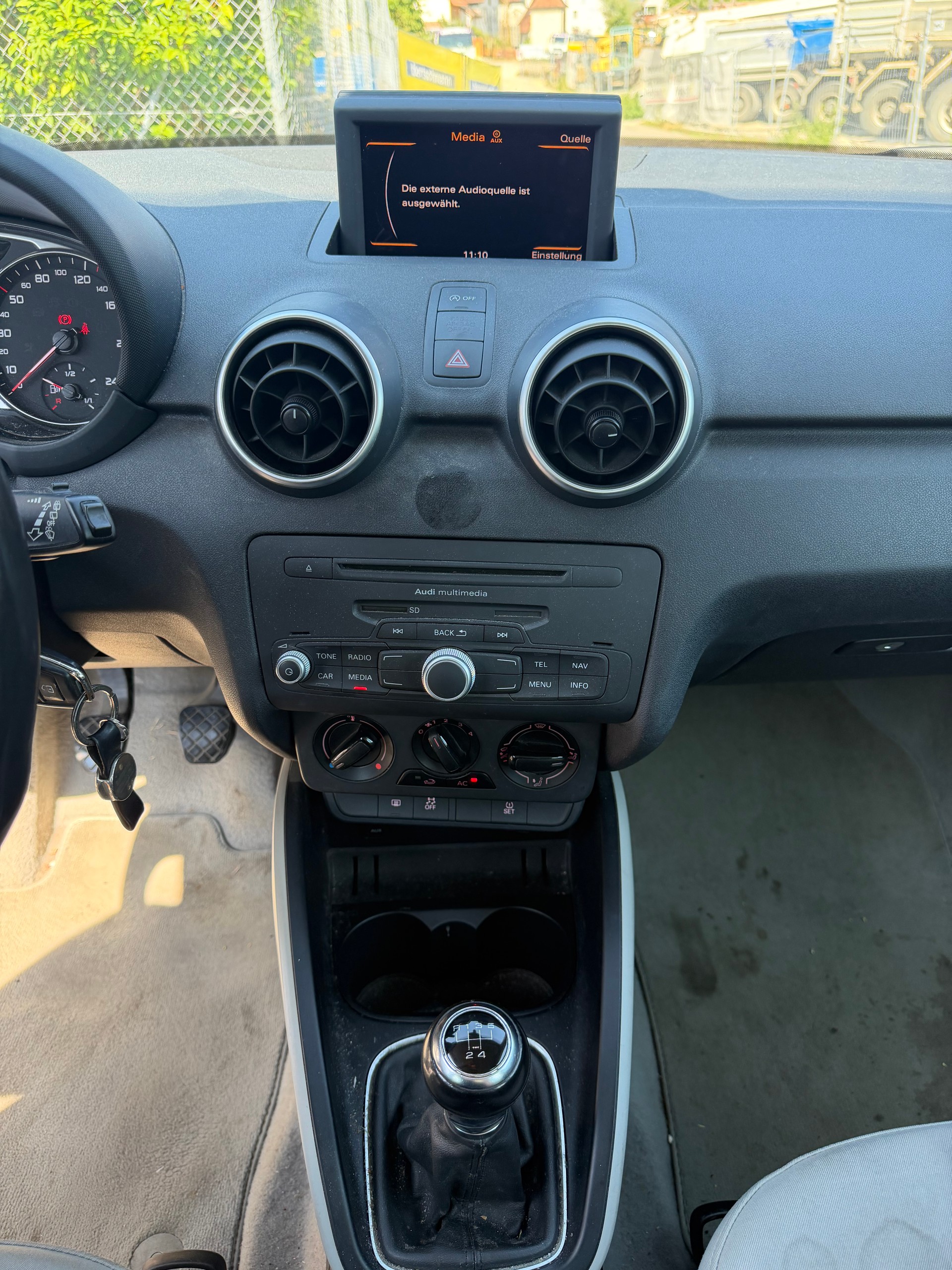 AUDI A1 Sportback 1.2 TFSI Attraction-image-5