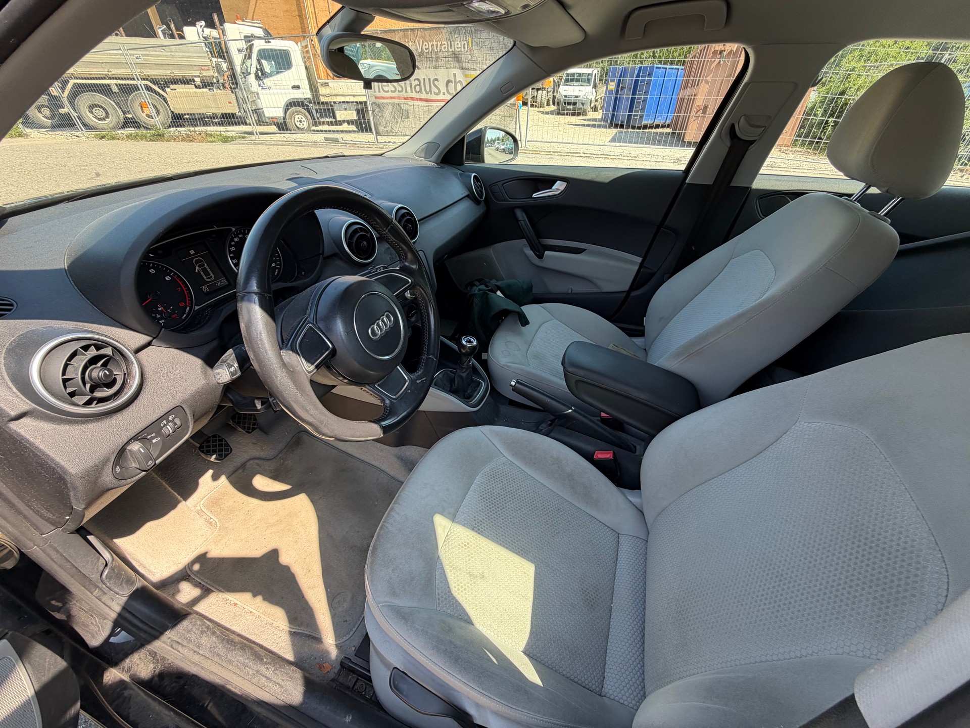 AUDI A1 Sportback 1.2 TFSI Attraction-image-4