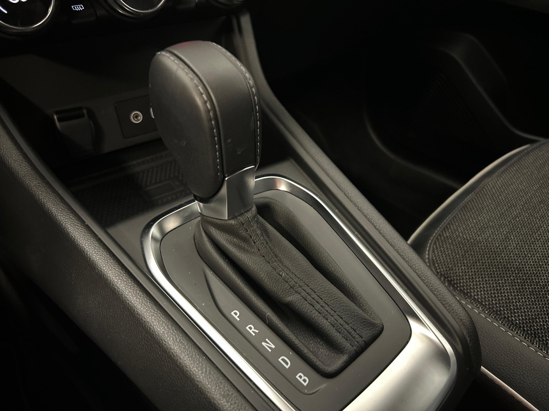 MITSUBISHI ASX 1.6 HEV Intense-image-13