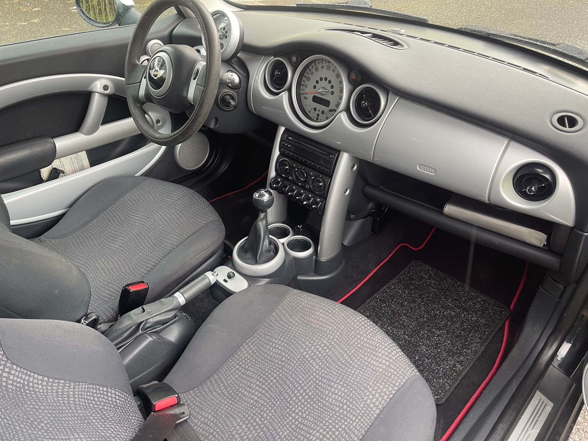 MINI Cooper-image-3