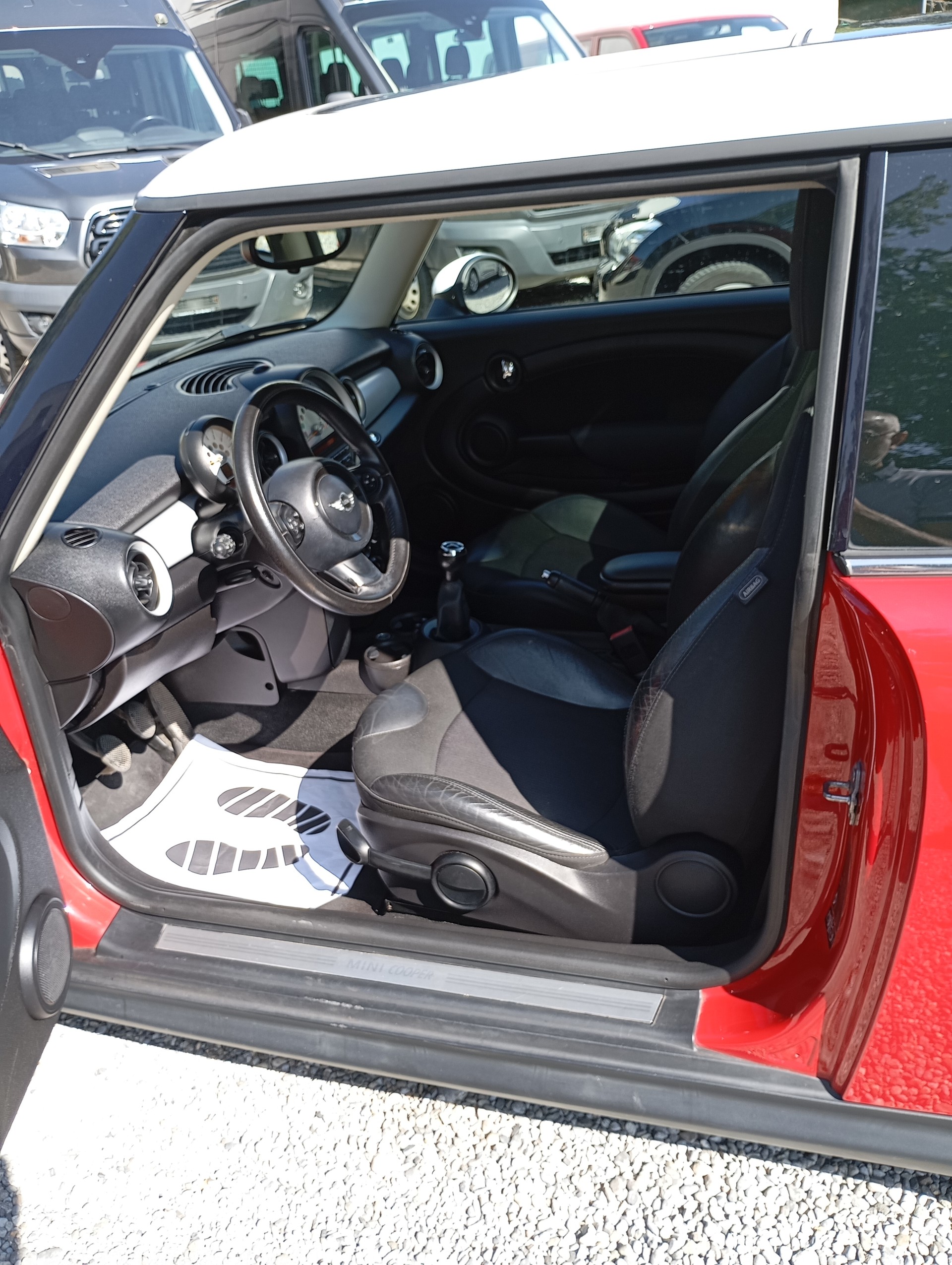 MINI Cooper Steptronic-image-17