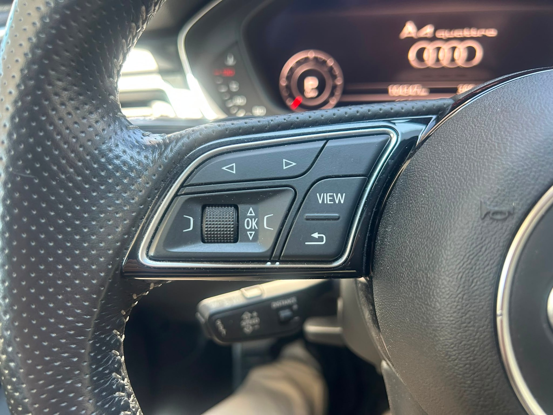 AUDI A4 Avant 2.0 TDI Sport quattro S-tronic-image-9