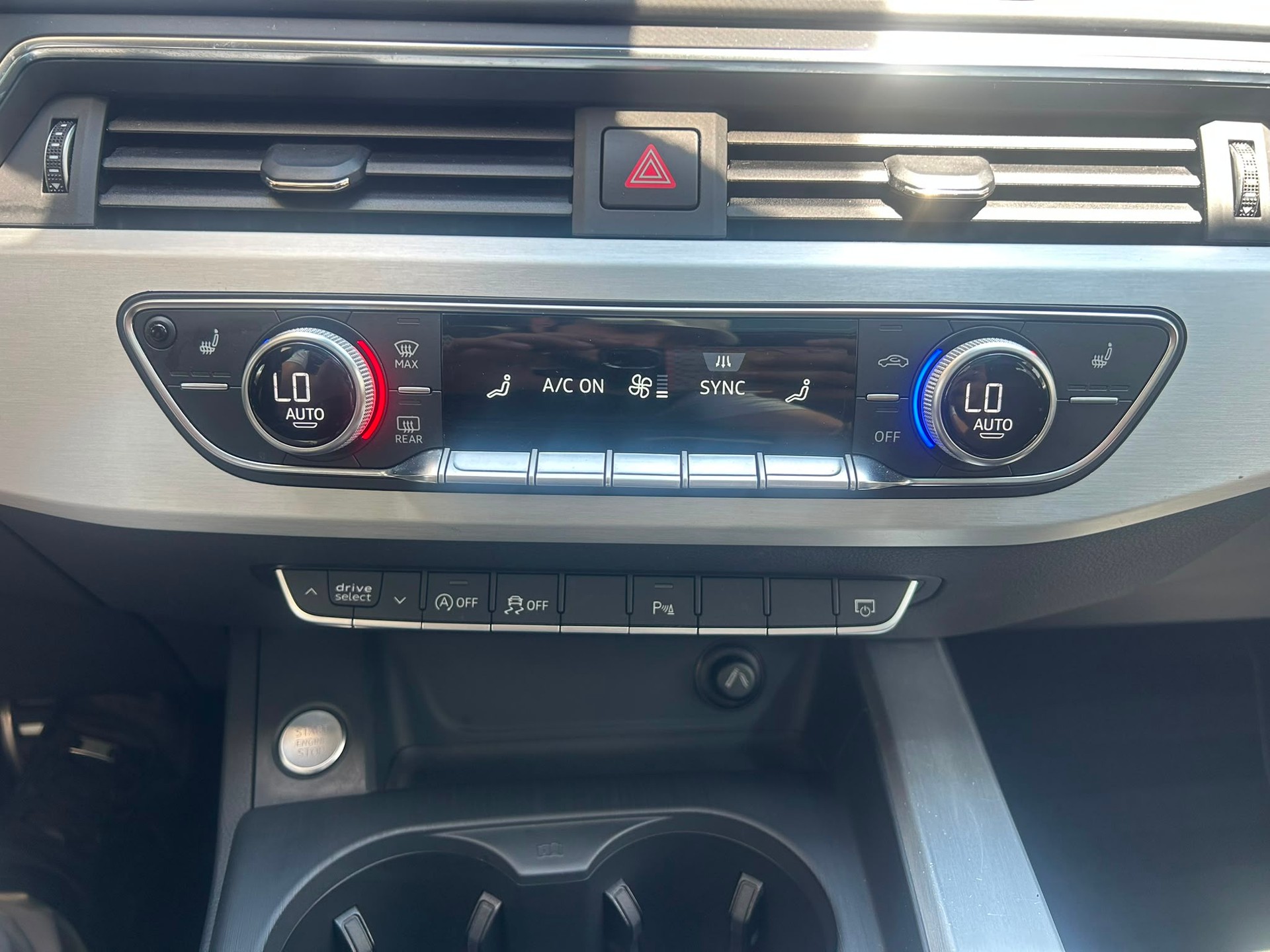 AUDI A4 Avant 2.0 TDI Sport quattro S-tronic-image-13