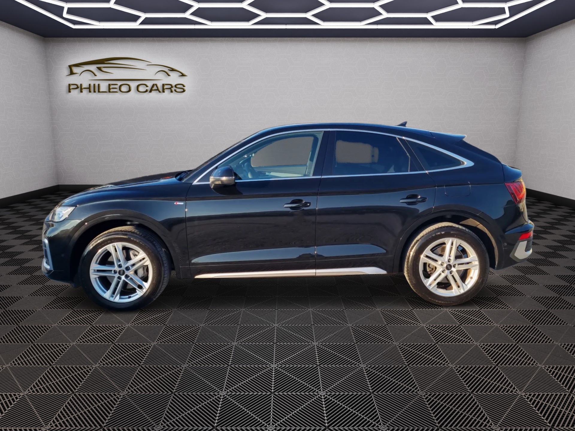 AUDI Q5 Sportback 50 TFSI e PHEV S line quattro S-tronic-image-4