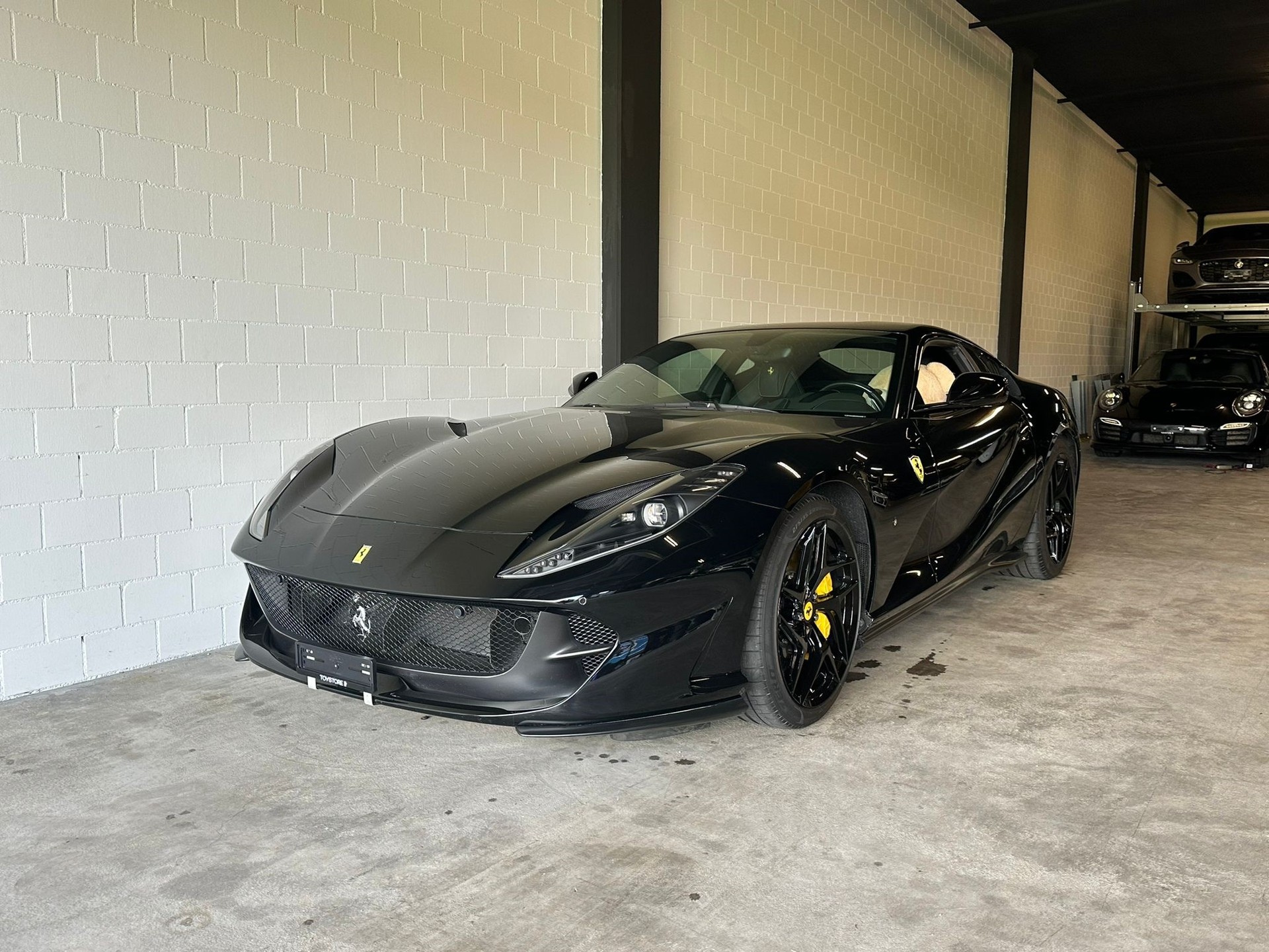 FERRARI 812 Superfast Atelier-Fahrzeug-image-1