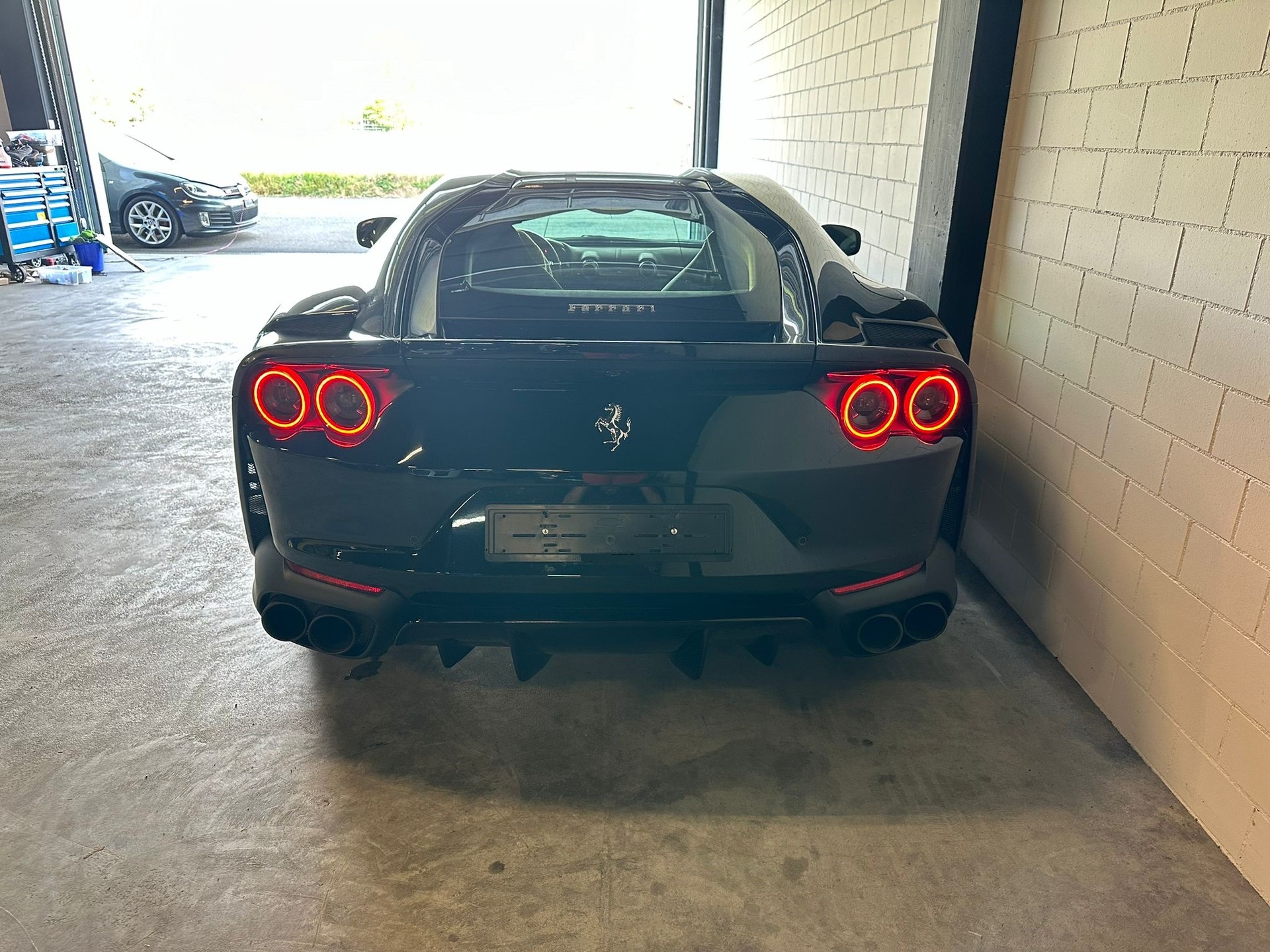 FERRARI 812 Superfast Atelier-Fahrzeug-image-3