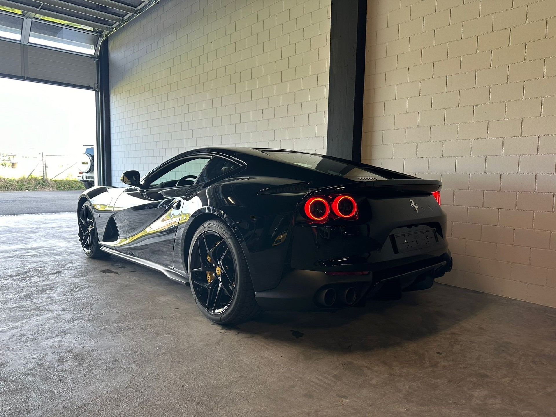 FERRARI 812 Superfast Atelier-Fahrzeug-image-2
