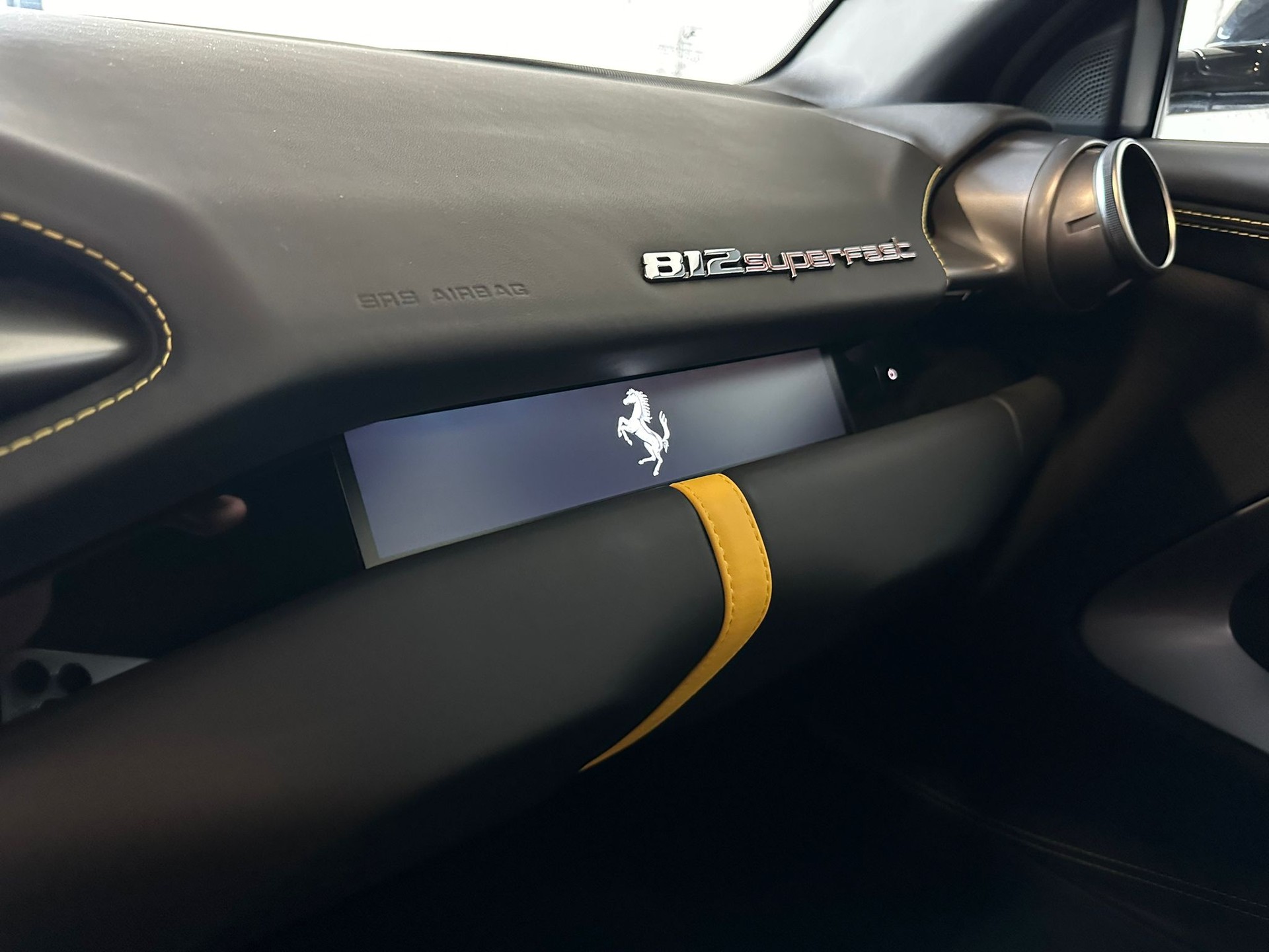 FERRARI 812 Superfast Atelier-Fahrzeug-image-5