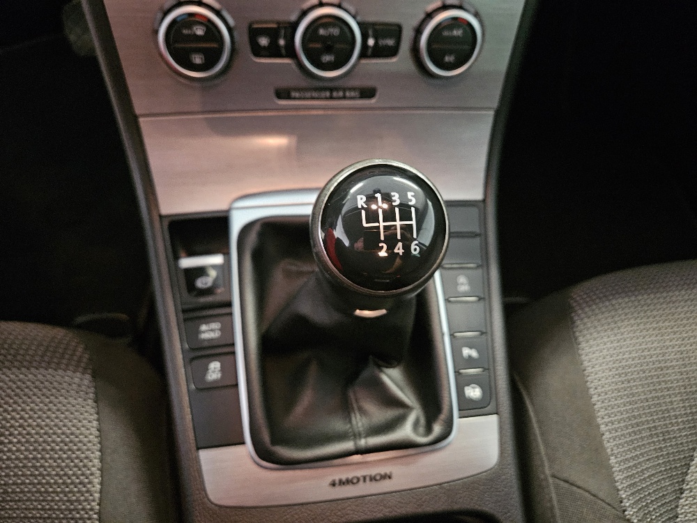 VW Passat Variant 2.0 TDI BMT Comfortline 4Motion-image-12