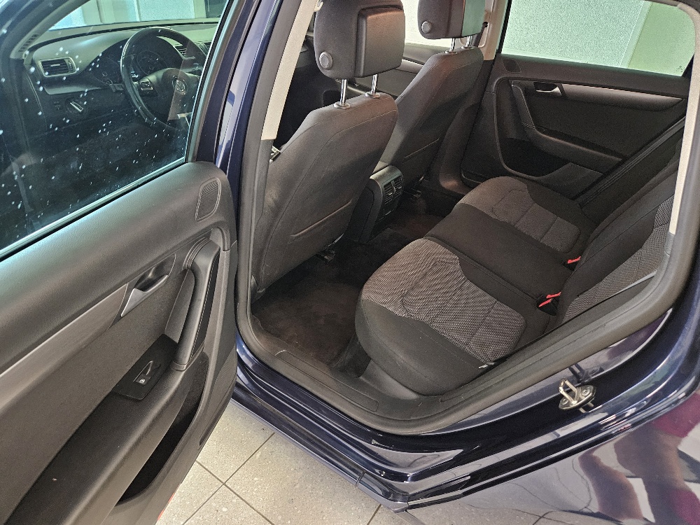 VW Passat Variant 2.0 TDI BMT Comfortline 4Motion-image-13