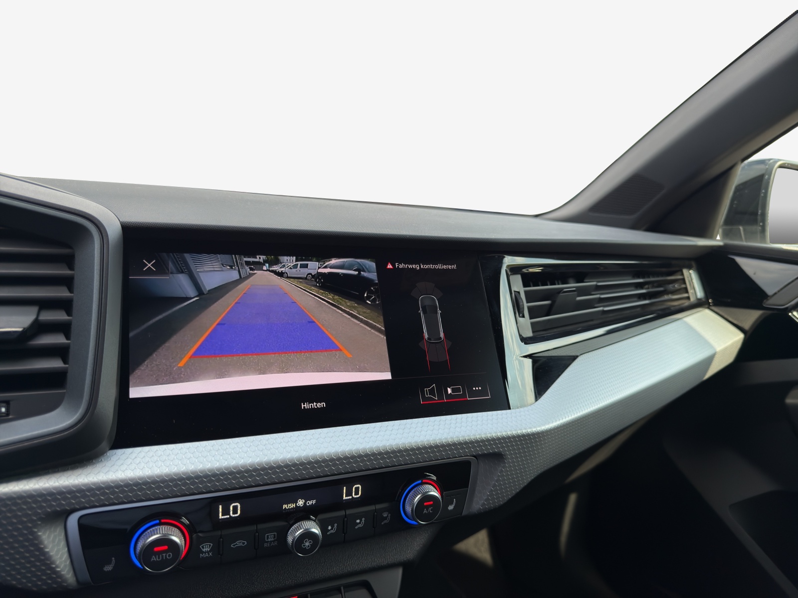 AUDI A1 allstreet 30 TFSI Attraction S-tronic-image-15