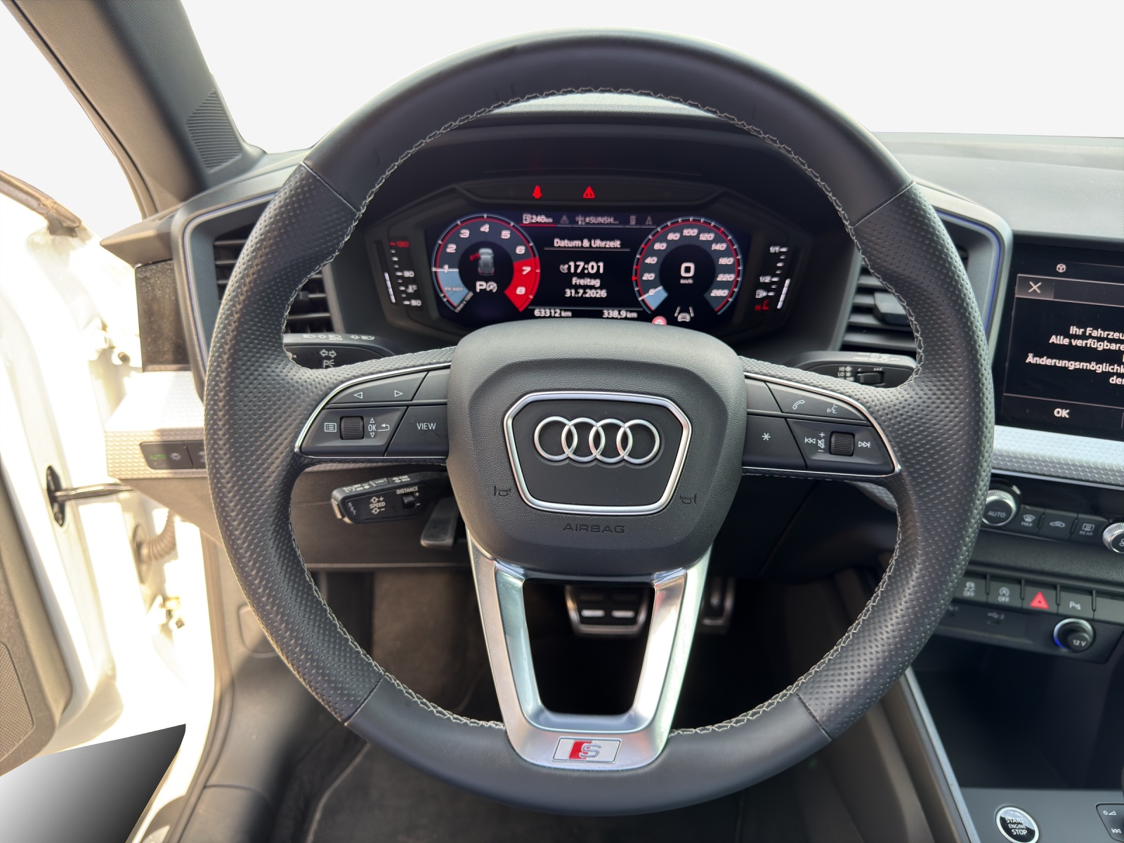 AUDI A1 allstreet 30 TFSI Attraction S-tronic-image-9