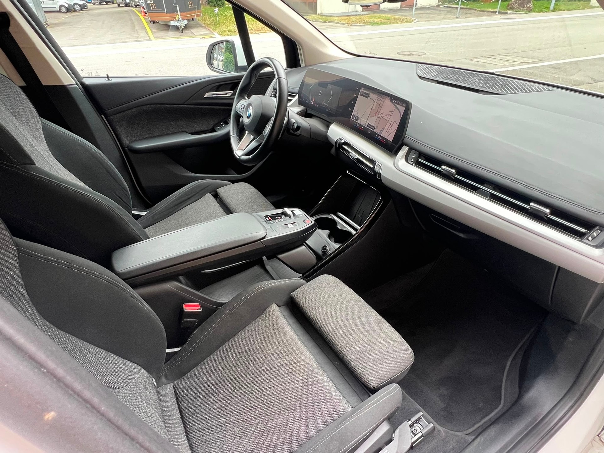 BMW 218d Active Tourer DKG-image-14