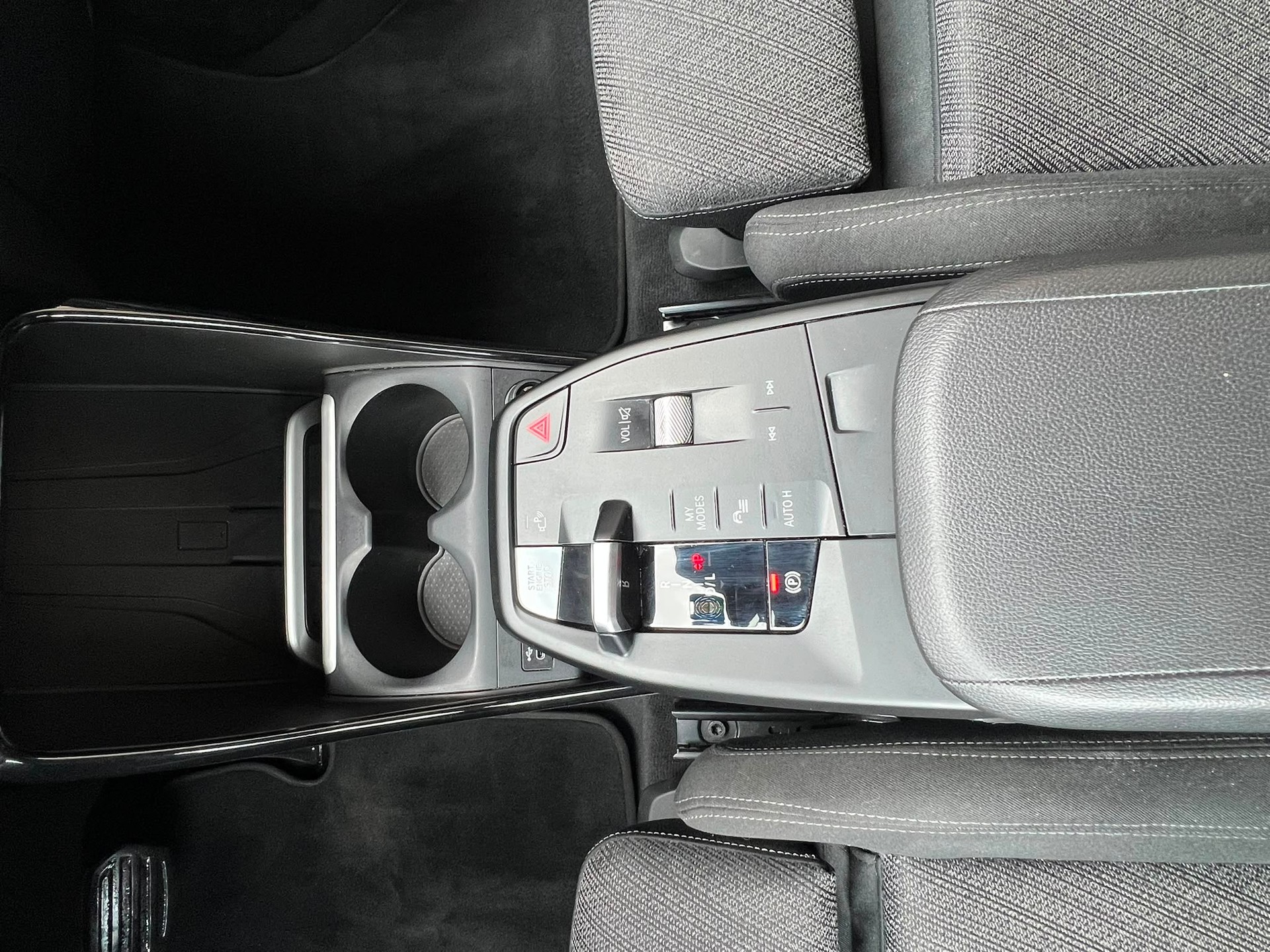 BMW 218d Active Tourer DKG-image-19